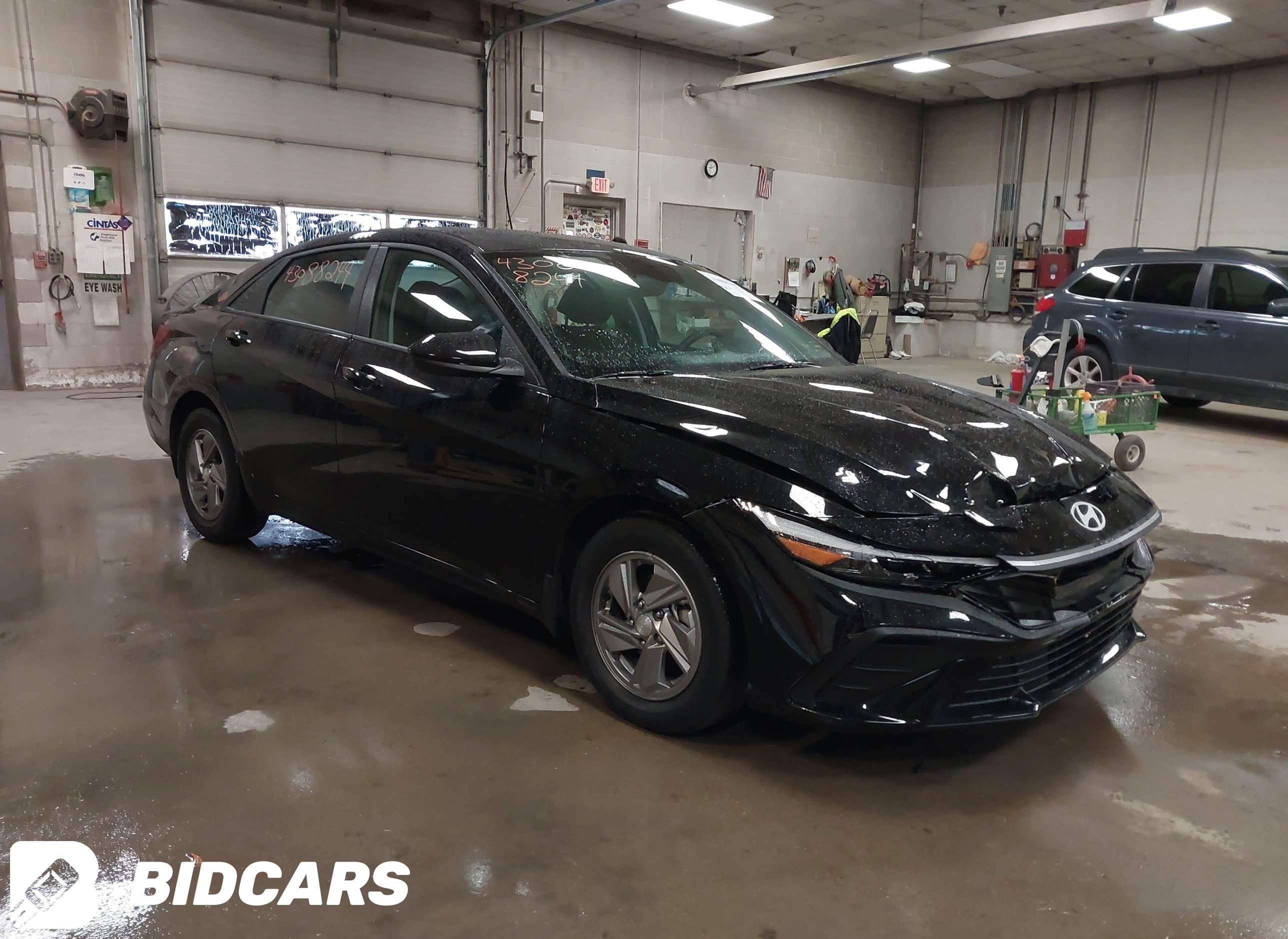 2025 Hyundai Elantra, SE