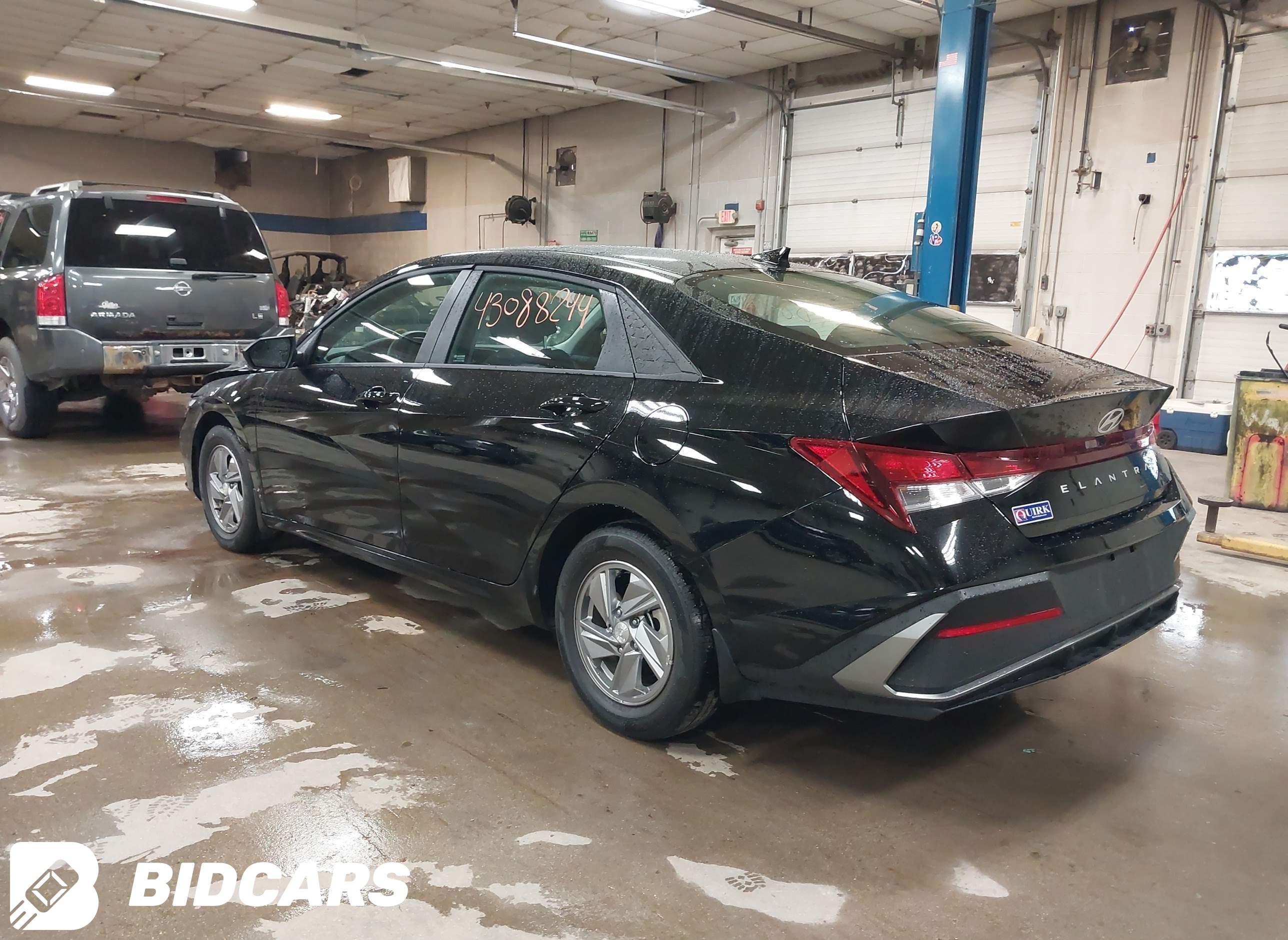 2025 Hyundai Elantra, SE