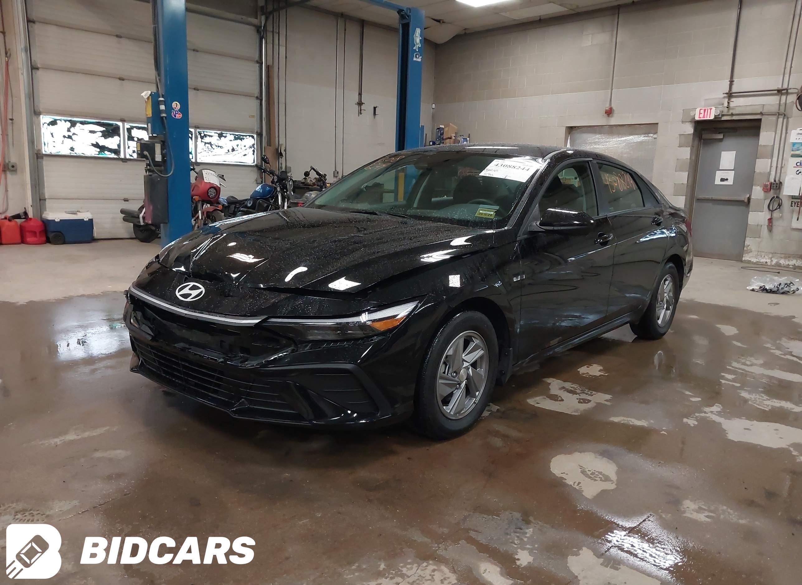2025 Hyundai Elantra, SE