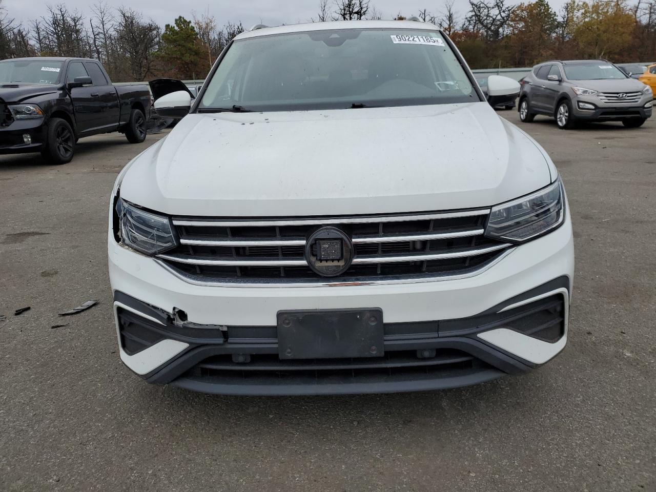 2022 Volkswagen Tiguan, SE