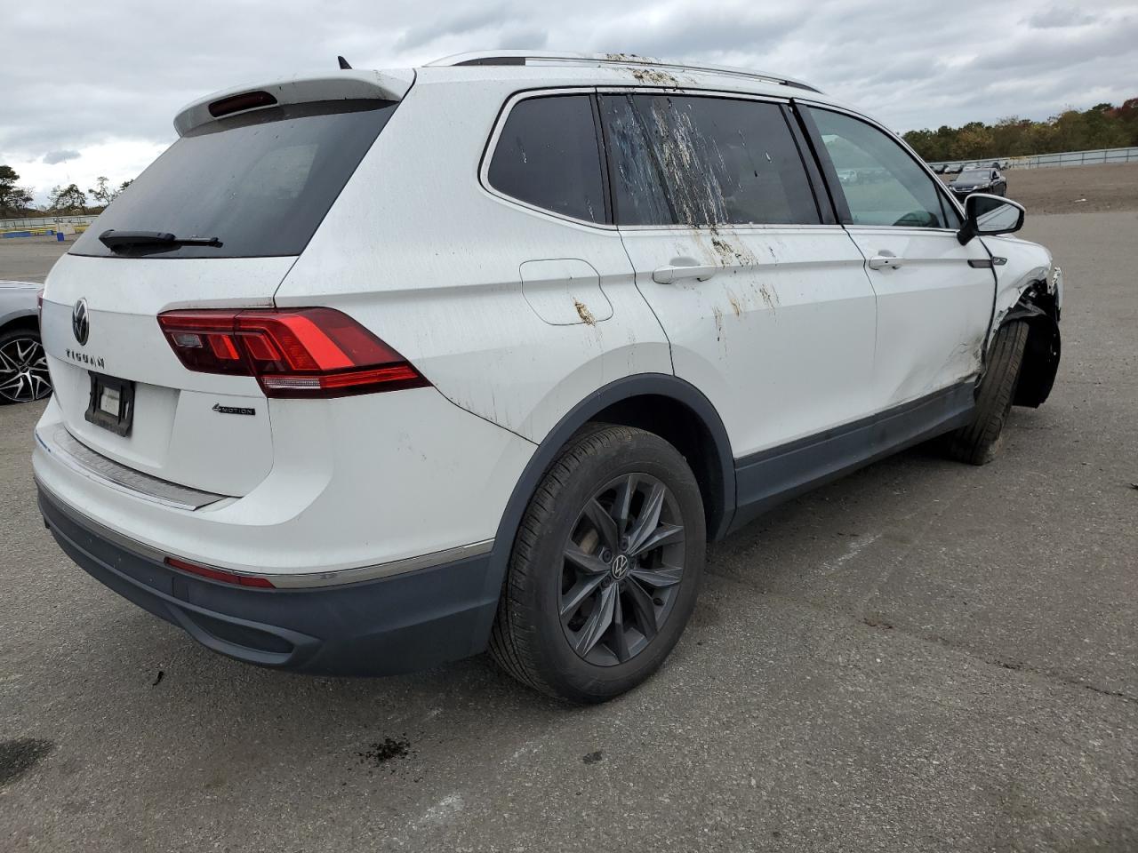 2022 Volkswagen Tiguan, SE