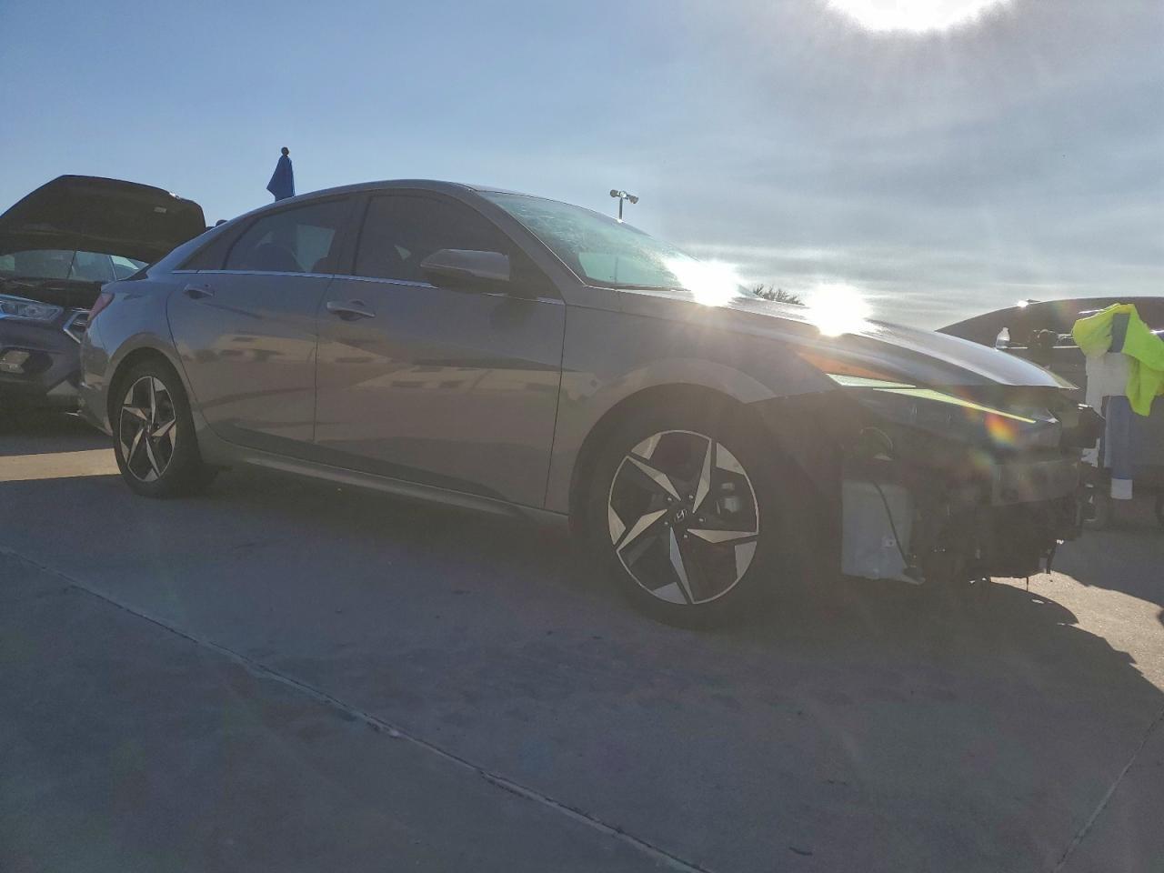 2022 Hyundai Elantra, Limited