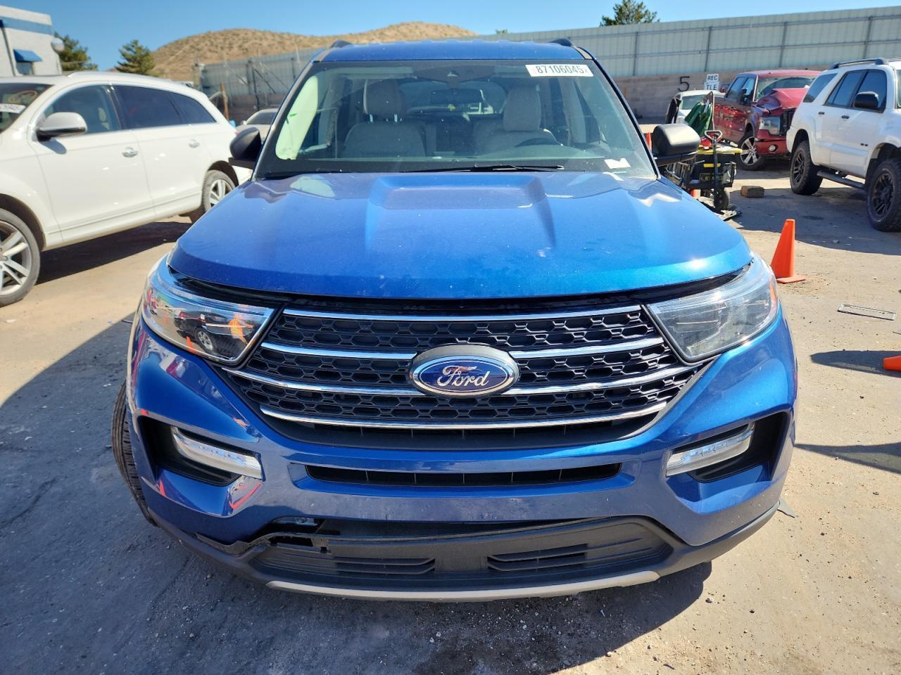 2022 Ford Explorer, Xlt