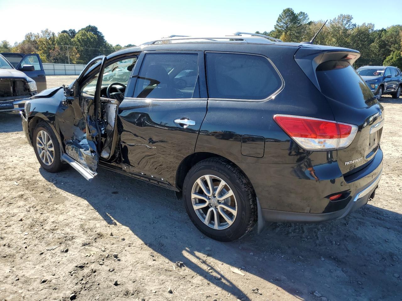 2016 Nissan Pathfinder, S