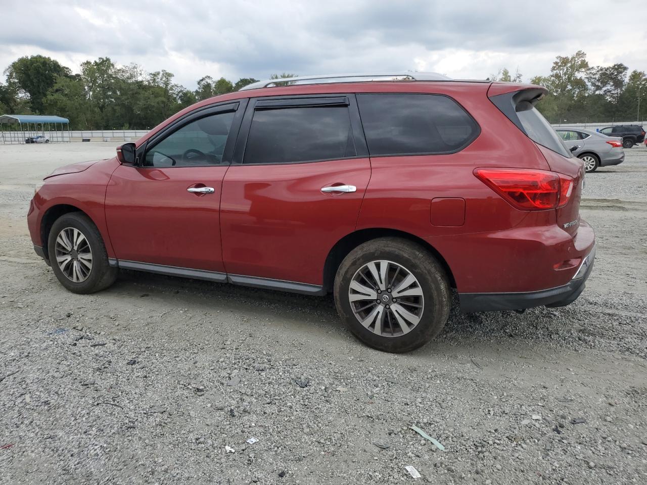 2017 Nissan Pathfinder, S