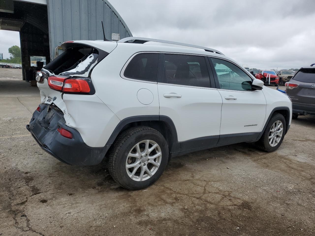 2016 Jeep Cherokee, Latitude