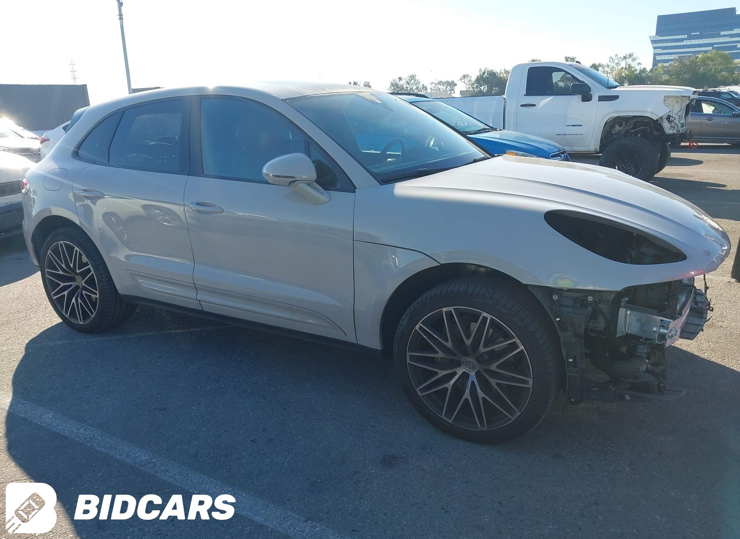 2023 Porsche Macan, T