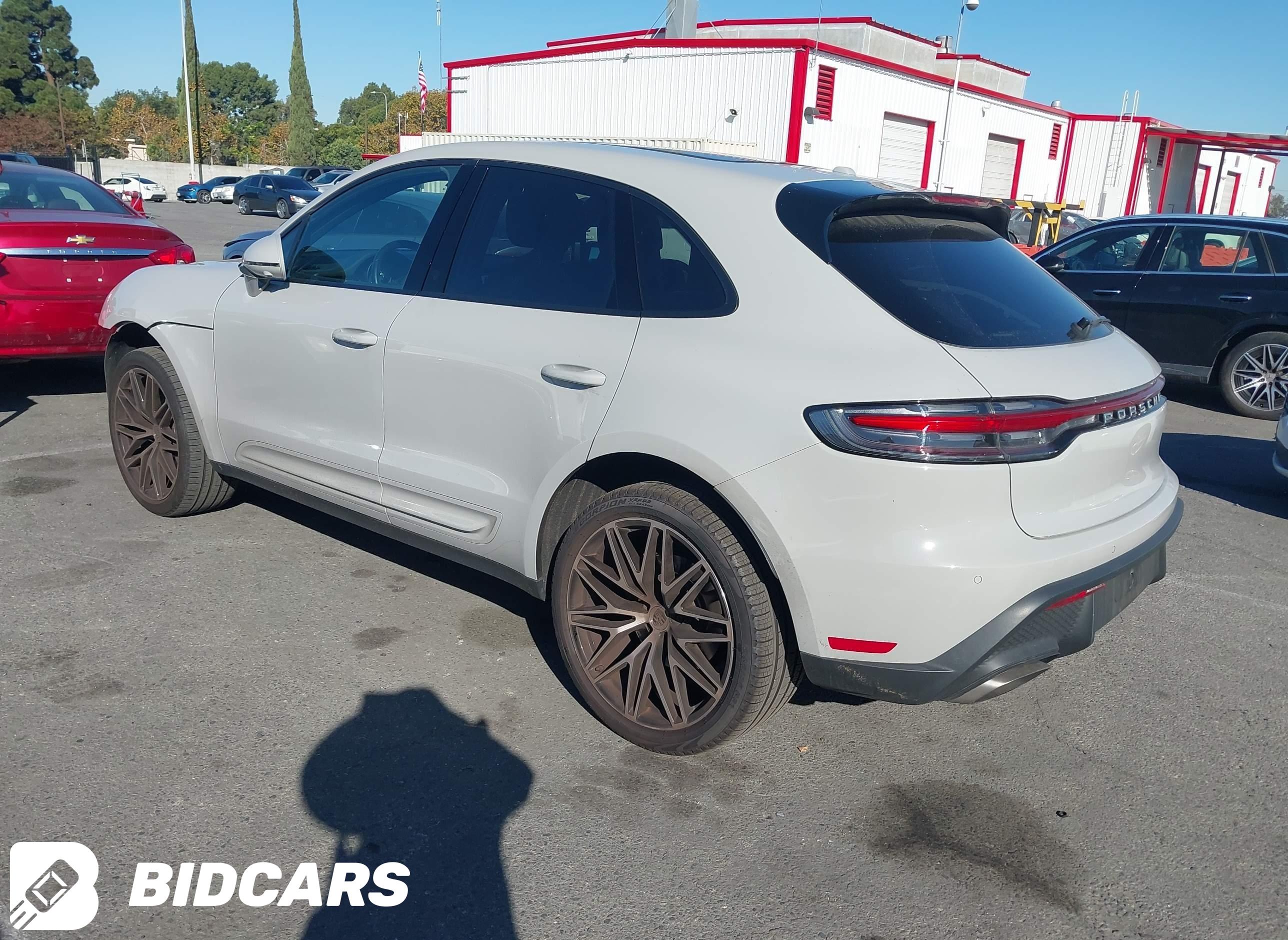 2023 Porsche Macan, T