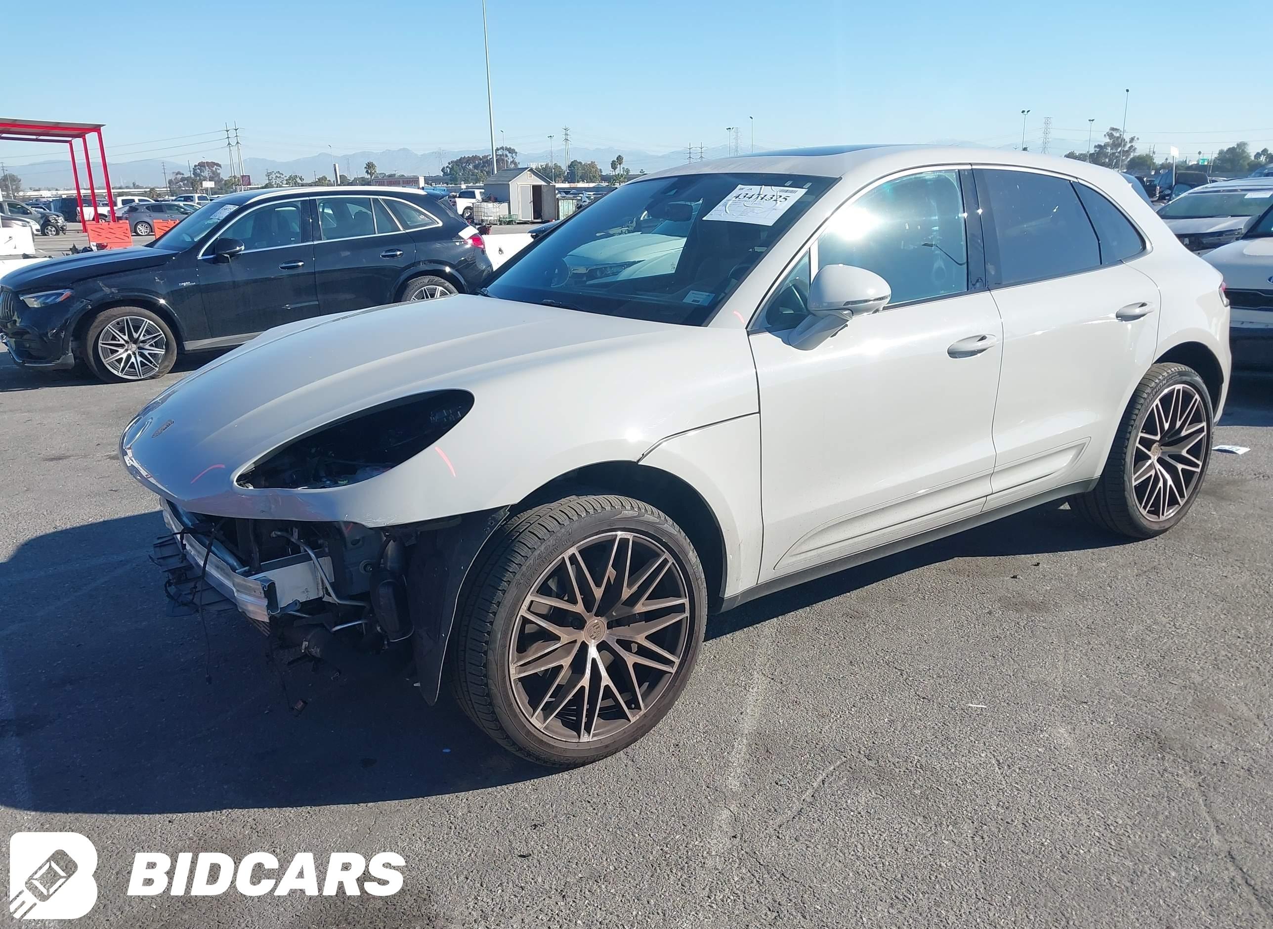 2023 Porsche Macan, T