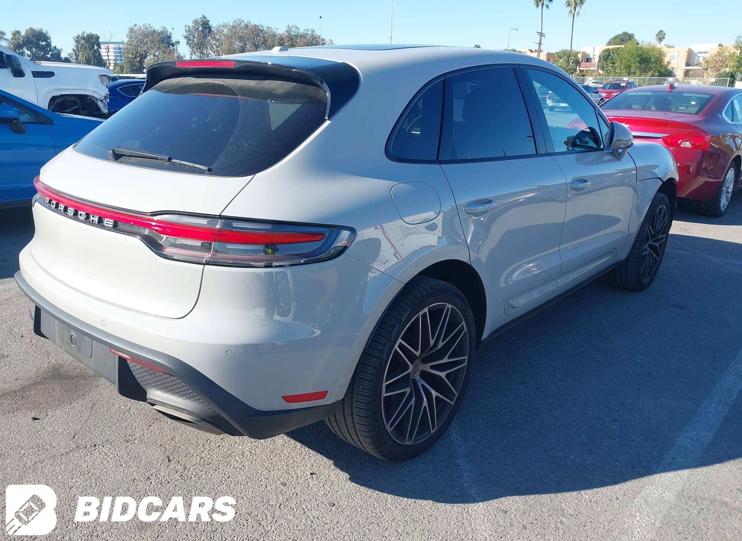 2023 Porsche Macan, T