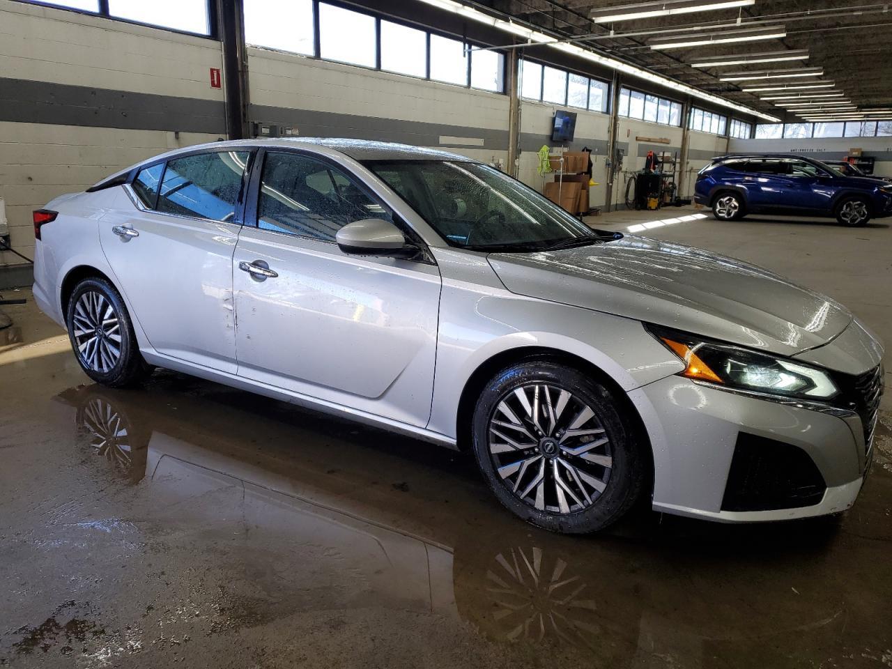 2023 Nissan Altima, SV