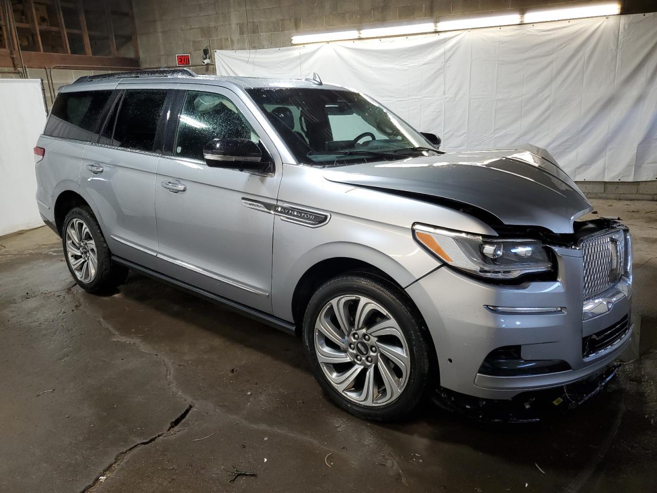 2023 Lincoln Navigator, Reserve