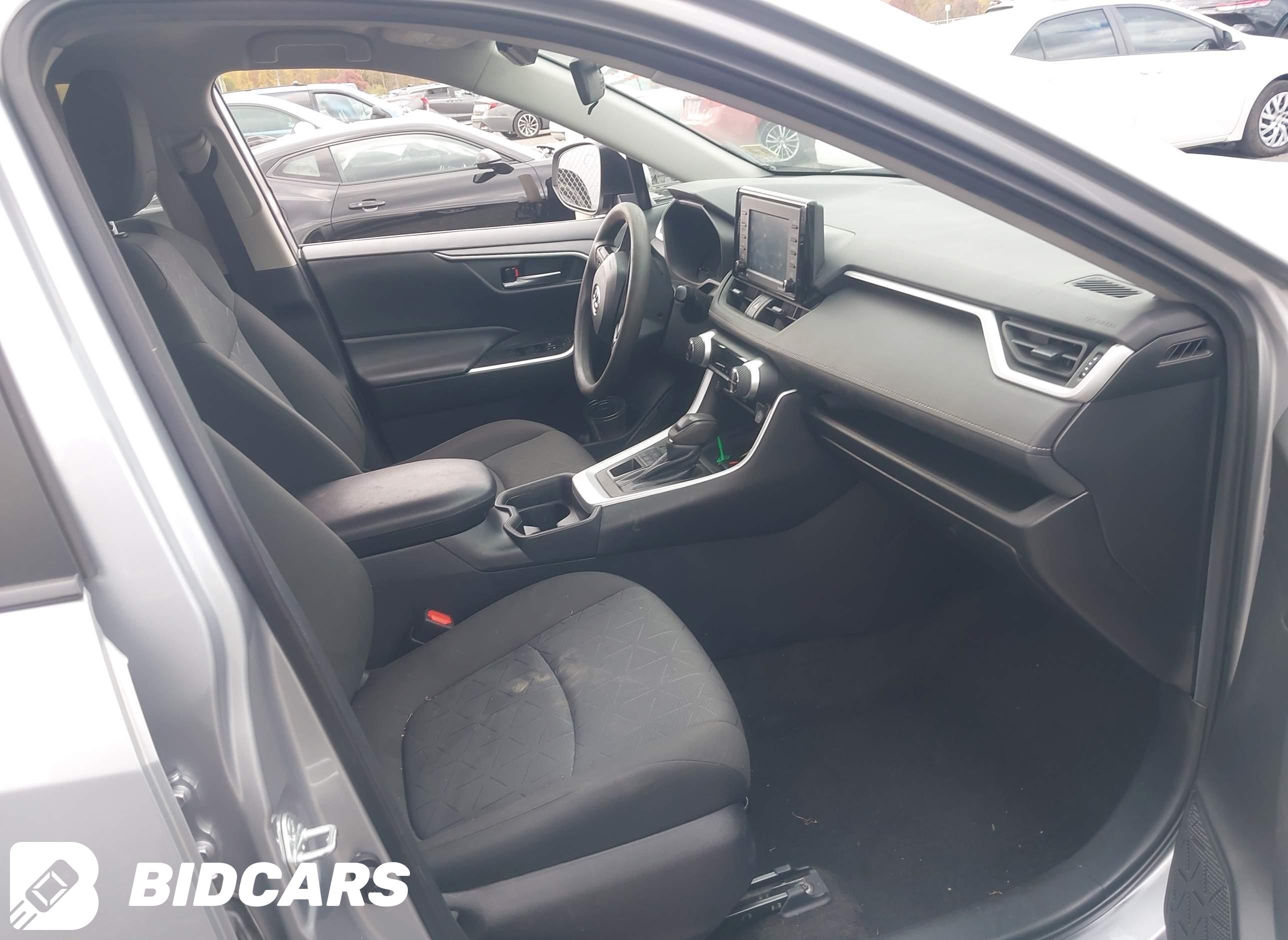 2021 Toyota RAV4, Xle