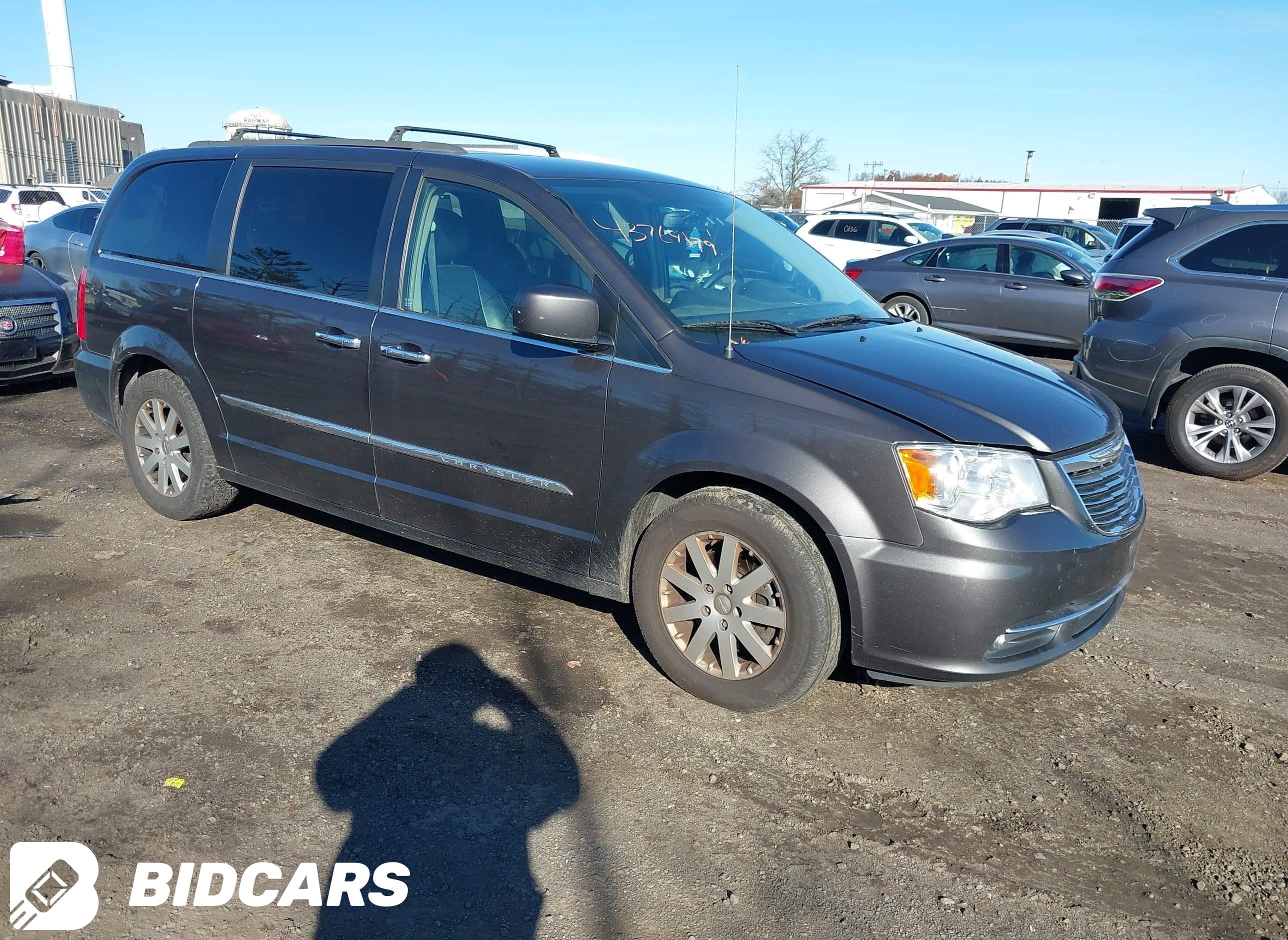 2015 Chrysler Town and Countr...