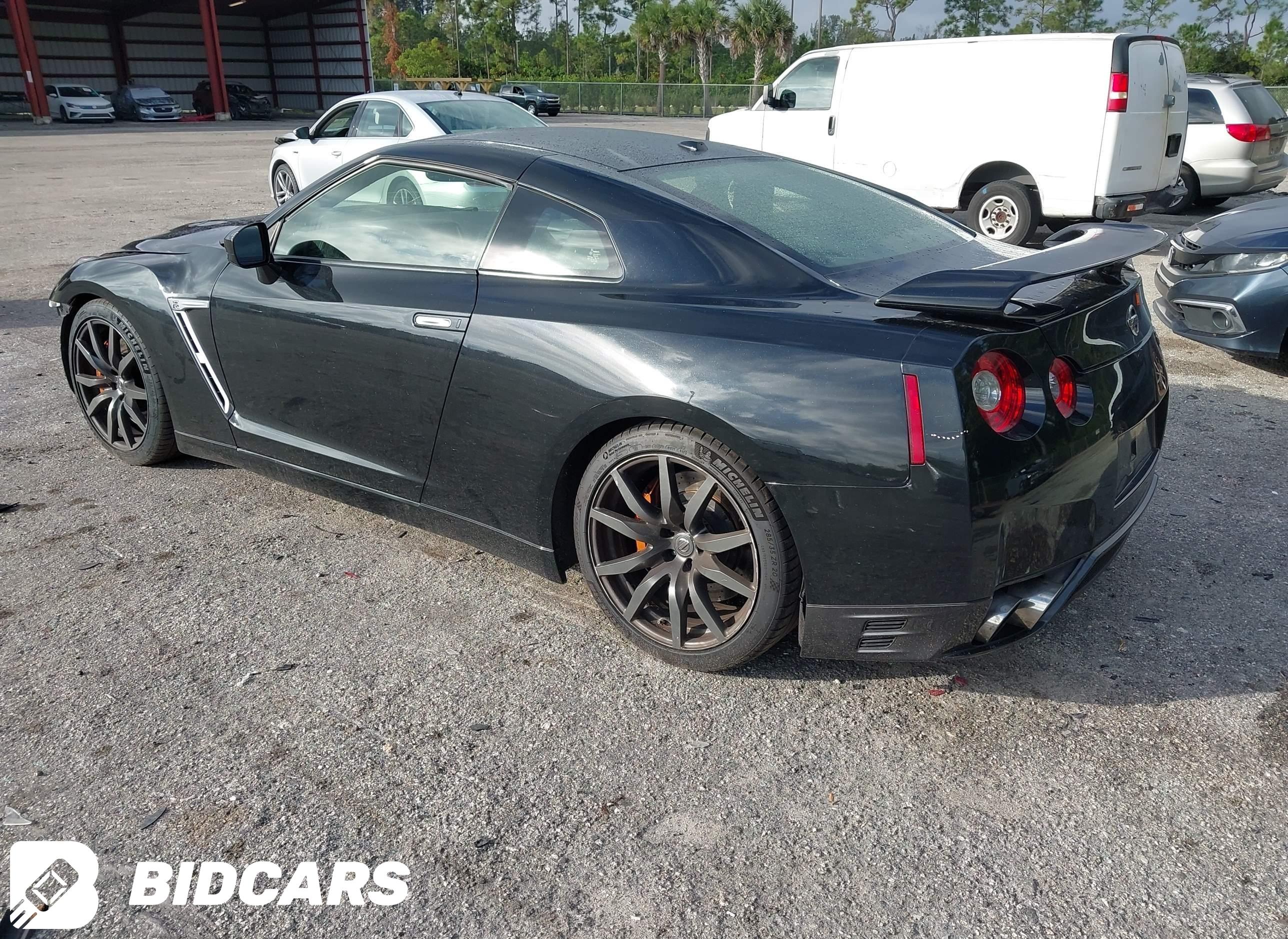 2015 Nissan GT-R, Premium