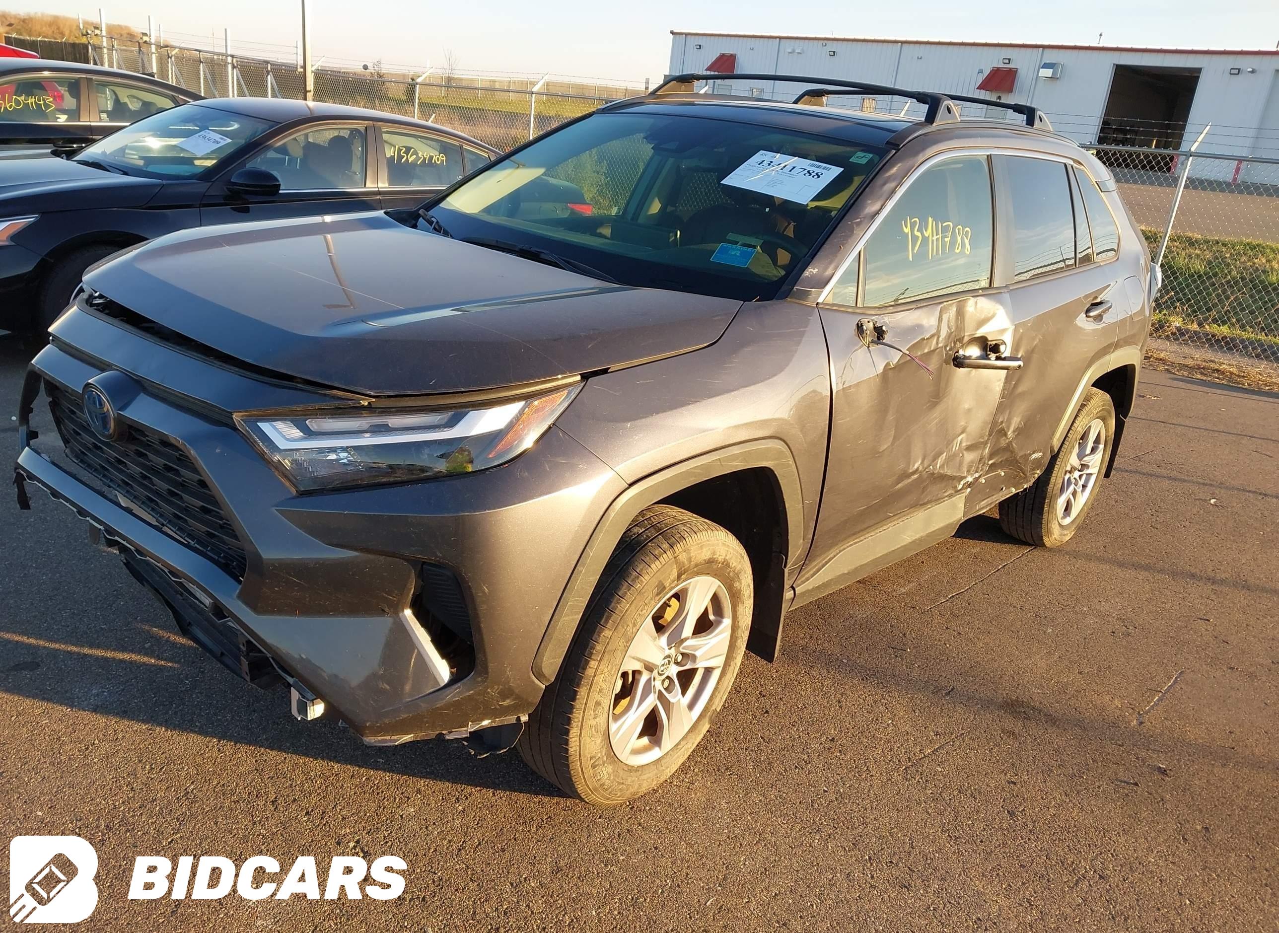 2024 Toyota RAV4, Hybrid Xle