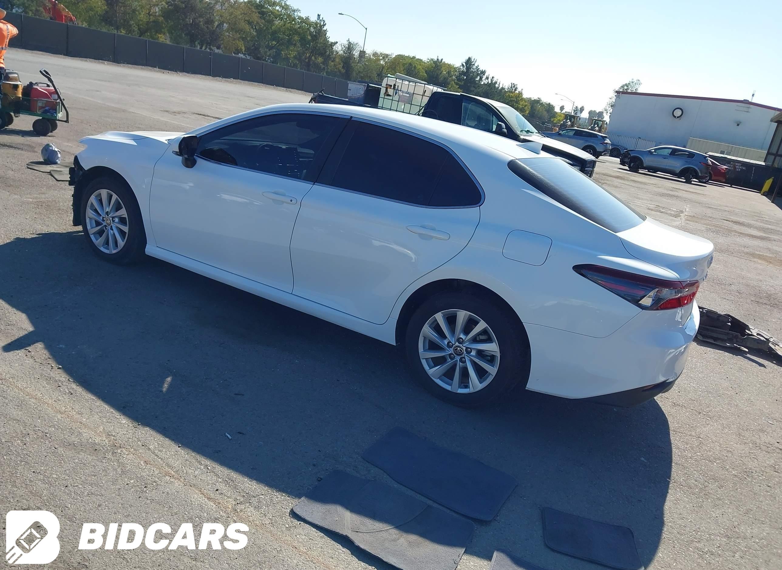 2023 Toyota Camry, LE