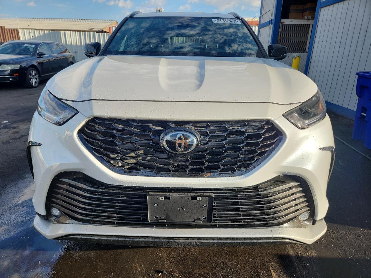 2025 Toyota Highlander, LE