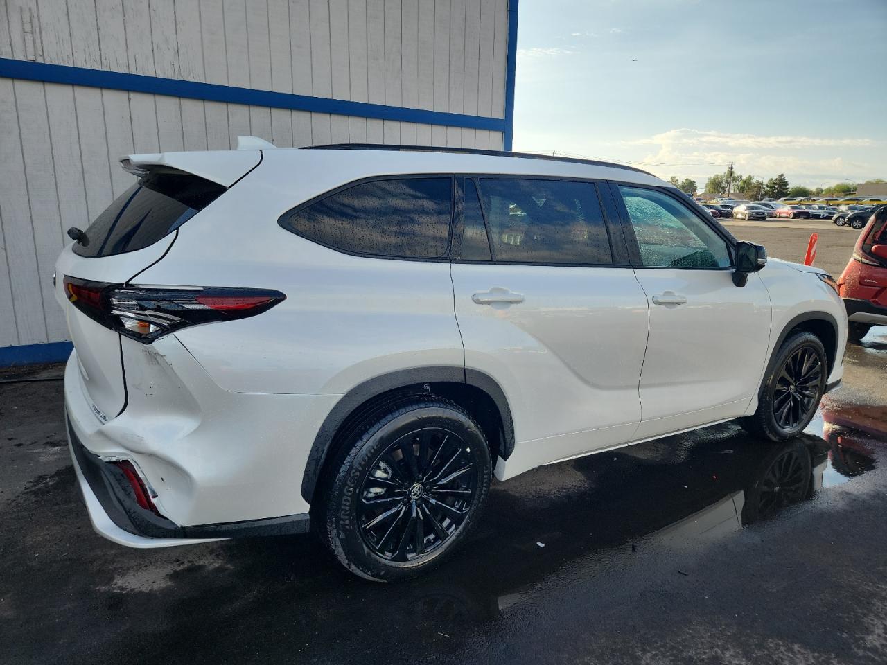 2025 Toyota Highlander, LE