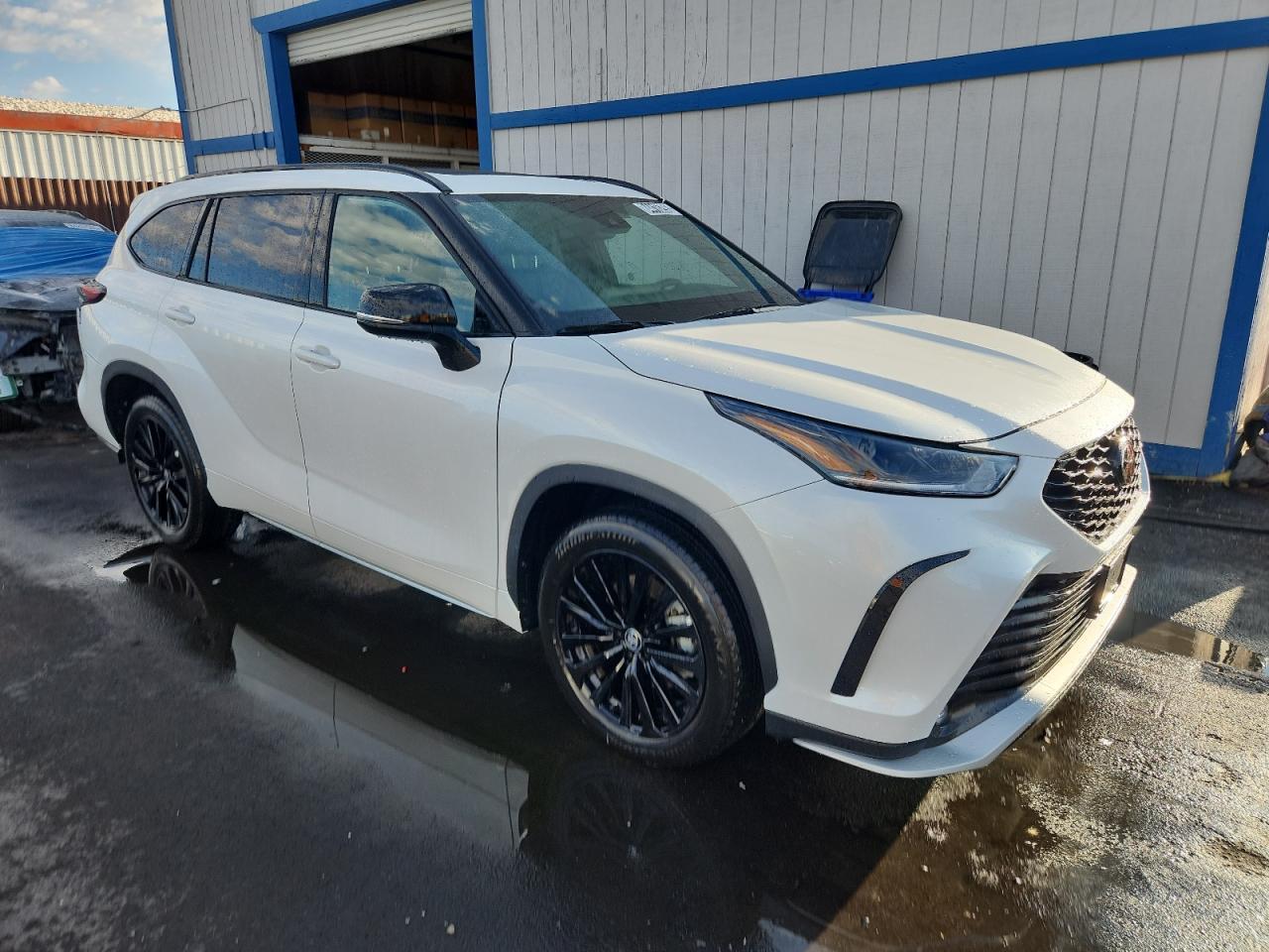 2025 Toyota Highlander, LE