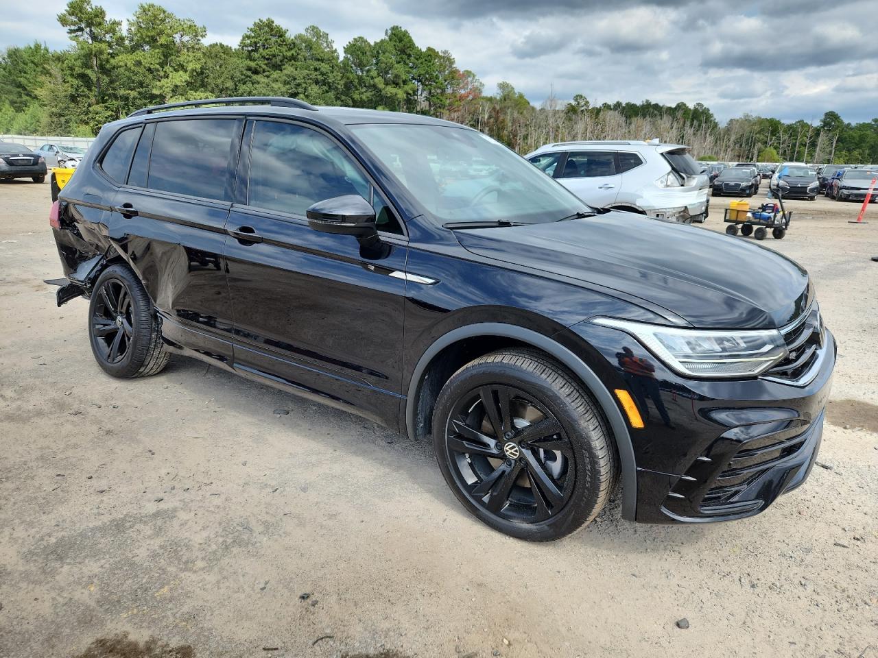 2023 Volkswagen Tiguan, Se R-...