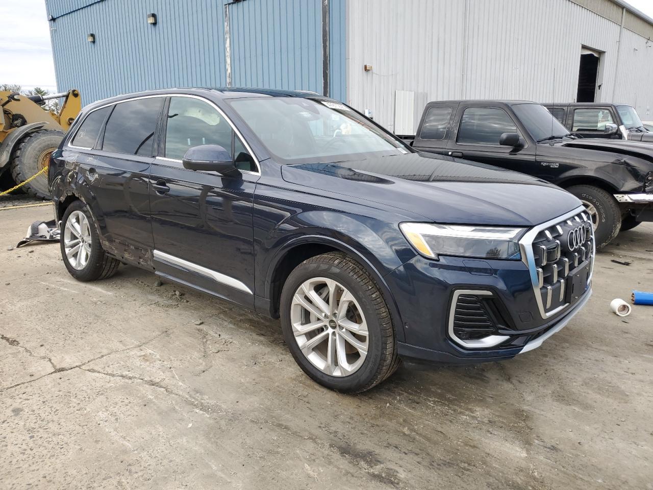2025 Audi Q7, Premium