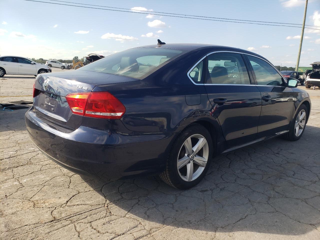 2015 Volkswagen Passat, SE