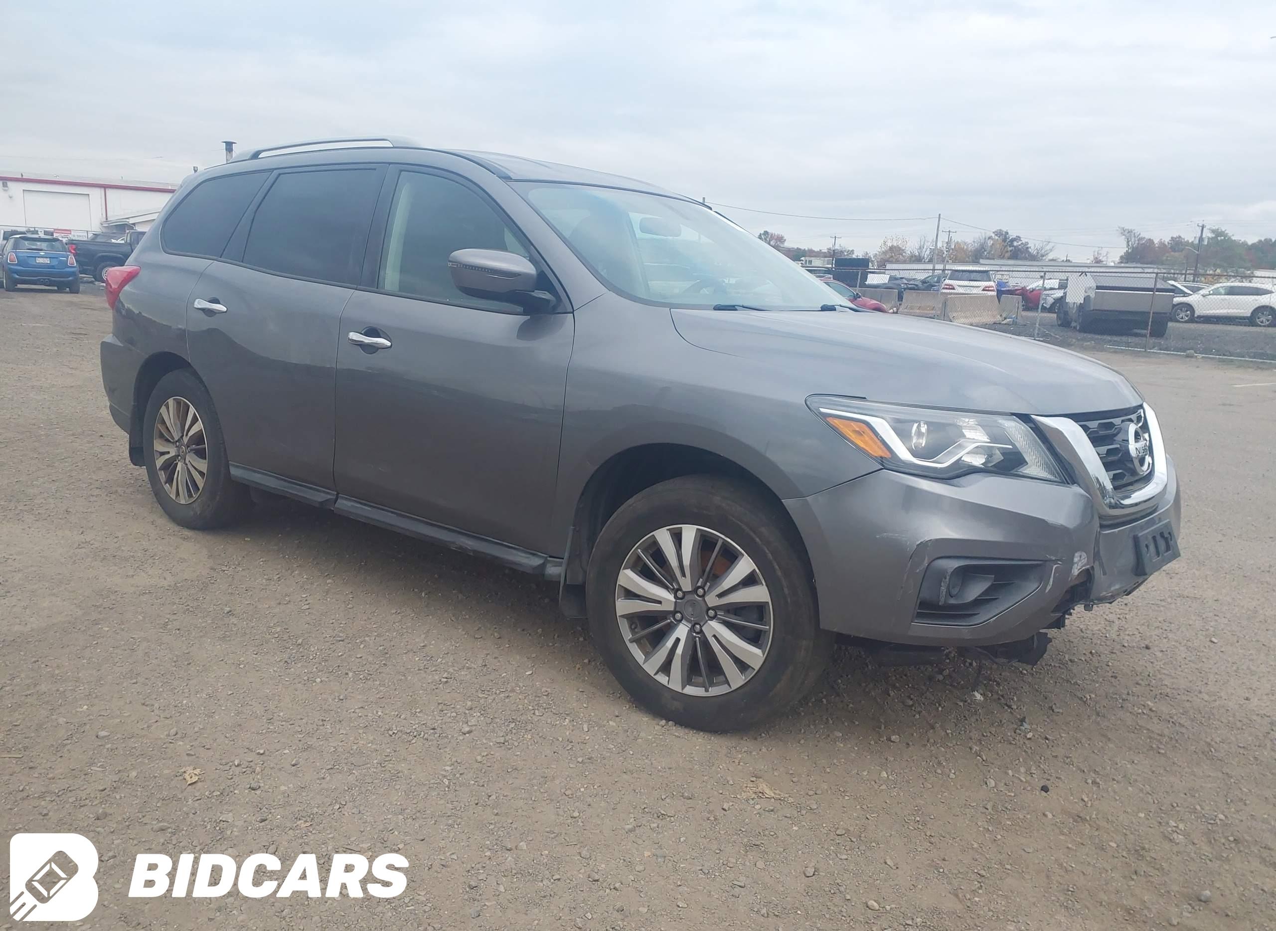 2019 Nissan Pathfinder, S