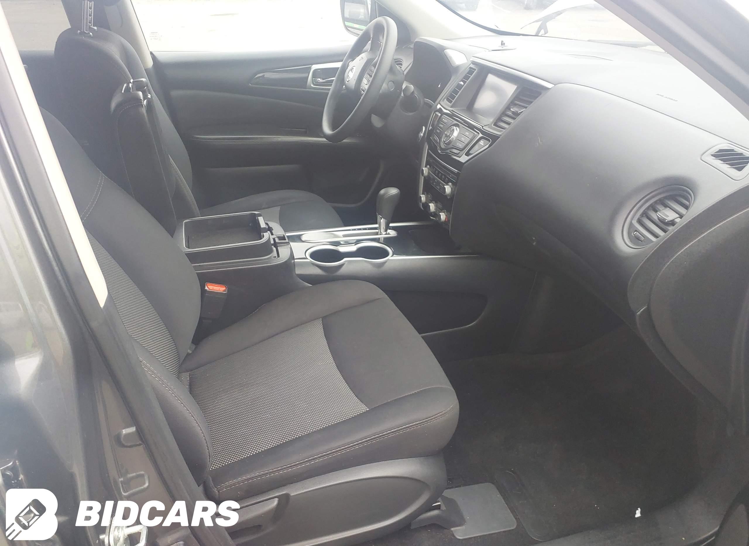 2019 Nissan Pathfinder, S