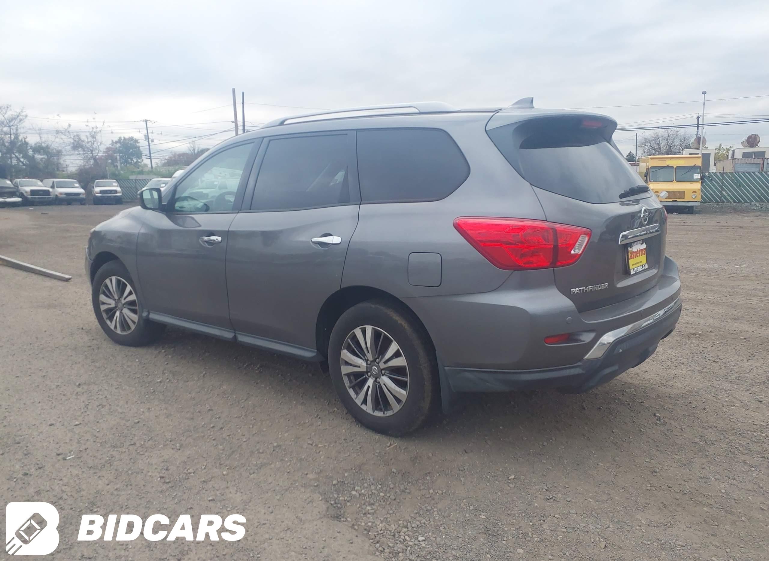 2019 Nissan Pathfinder, S