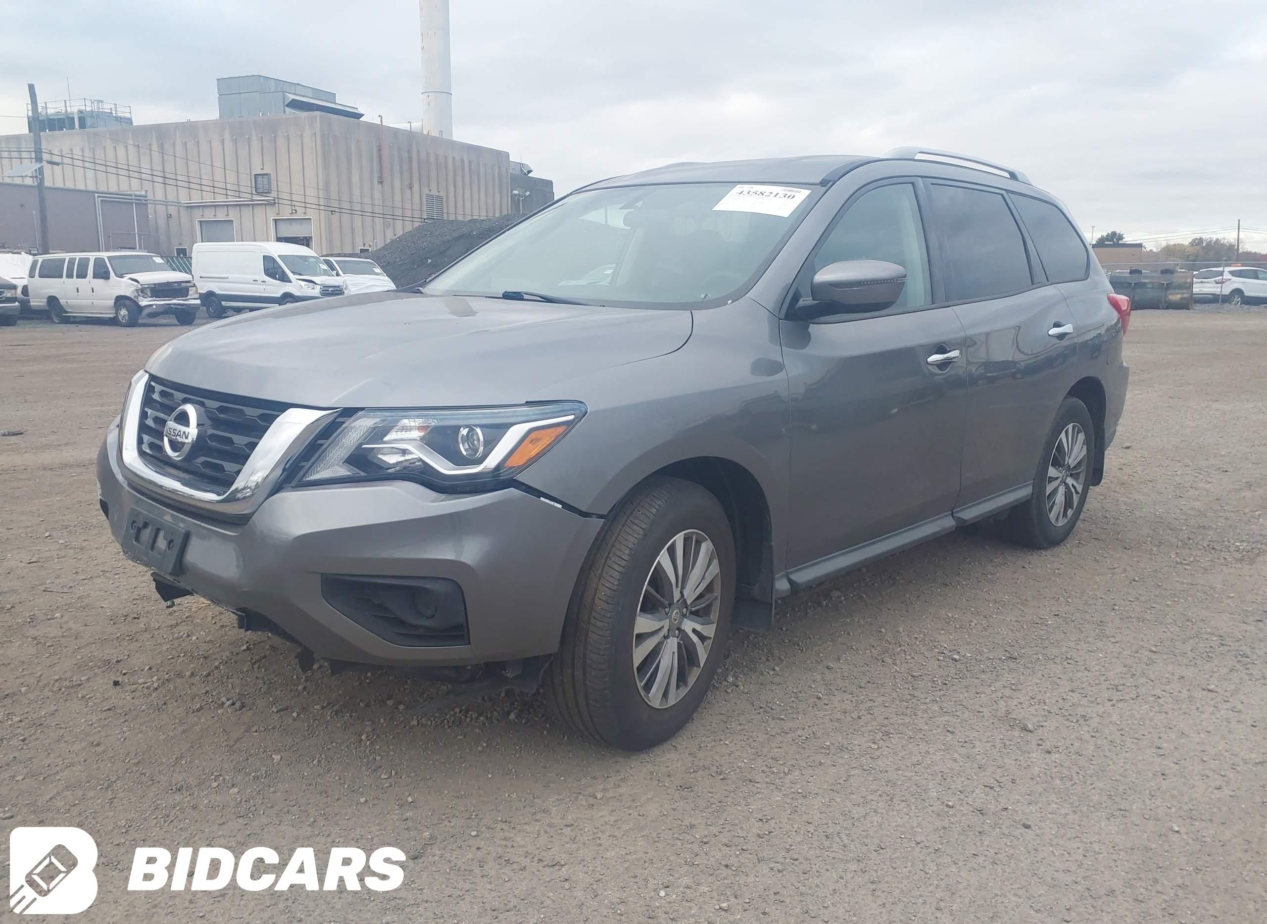 2019 Nissan Pathfinder, S