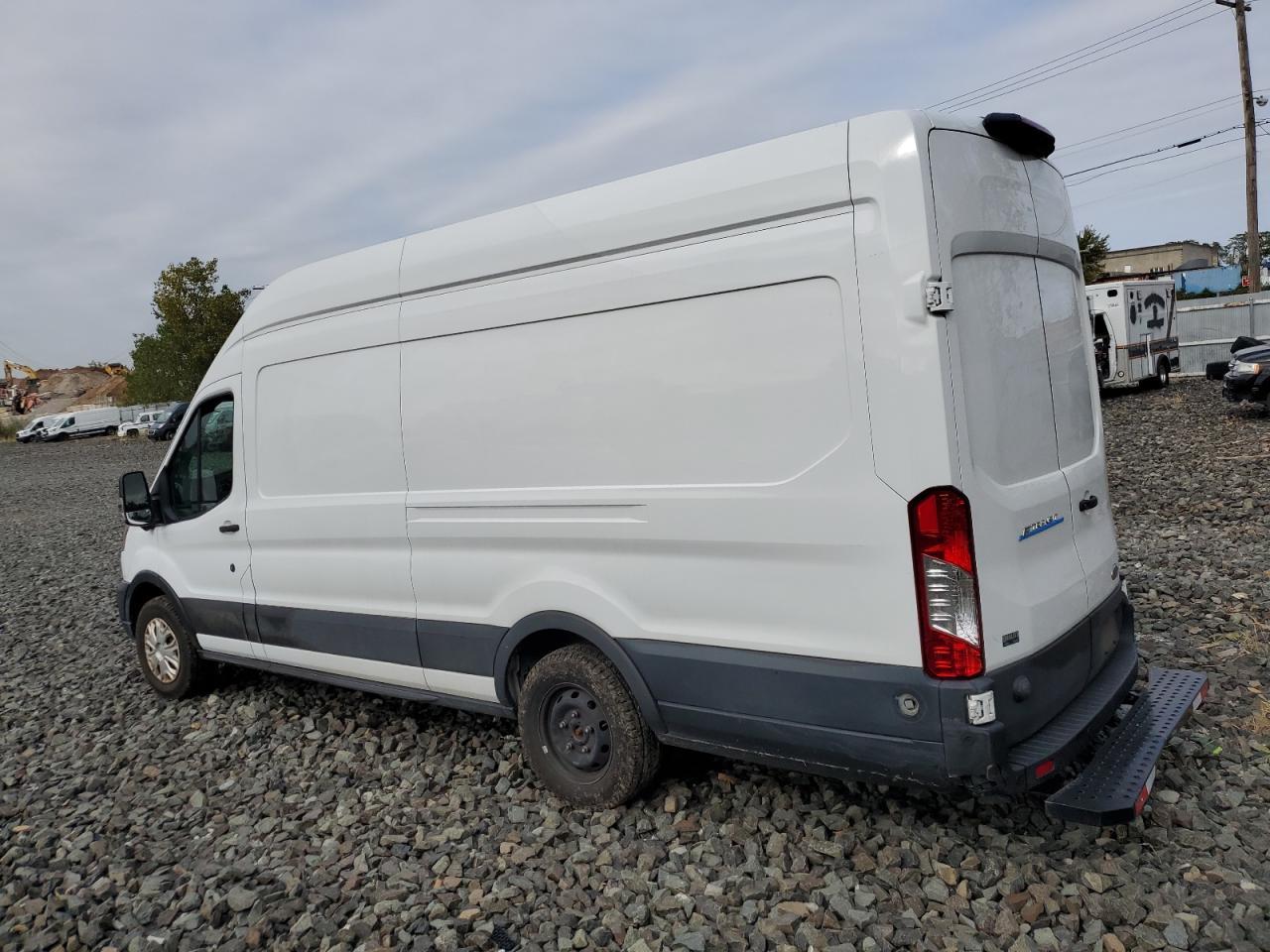 2022 Ford Transit, T-350