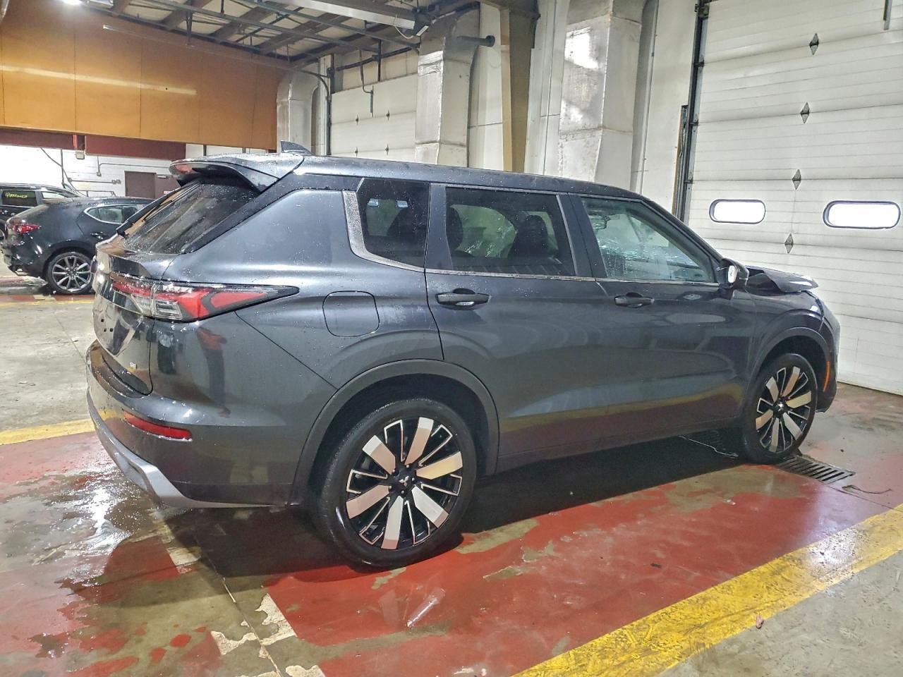 2025 Mitsubishi Outlander, SE