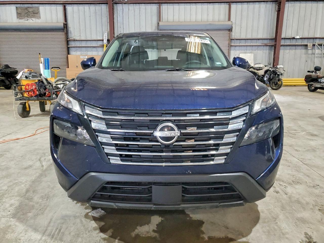 2025 Nissan Rogue, SV