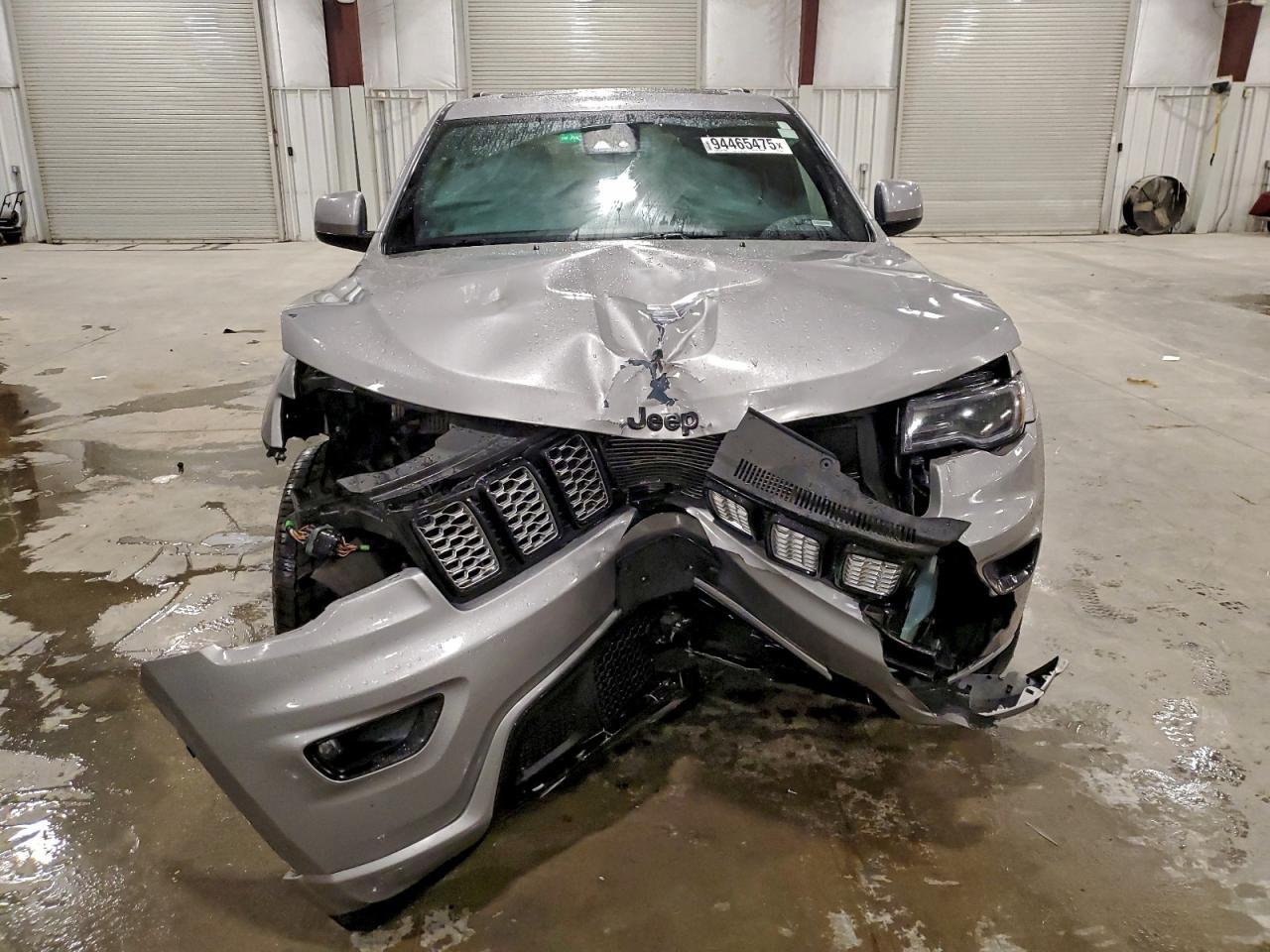 2020 Jeep Grand Cherokee, Laredo