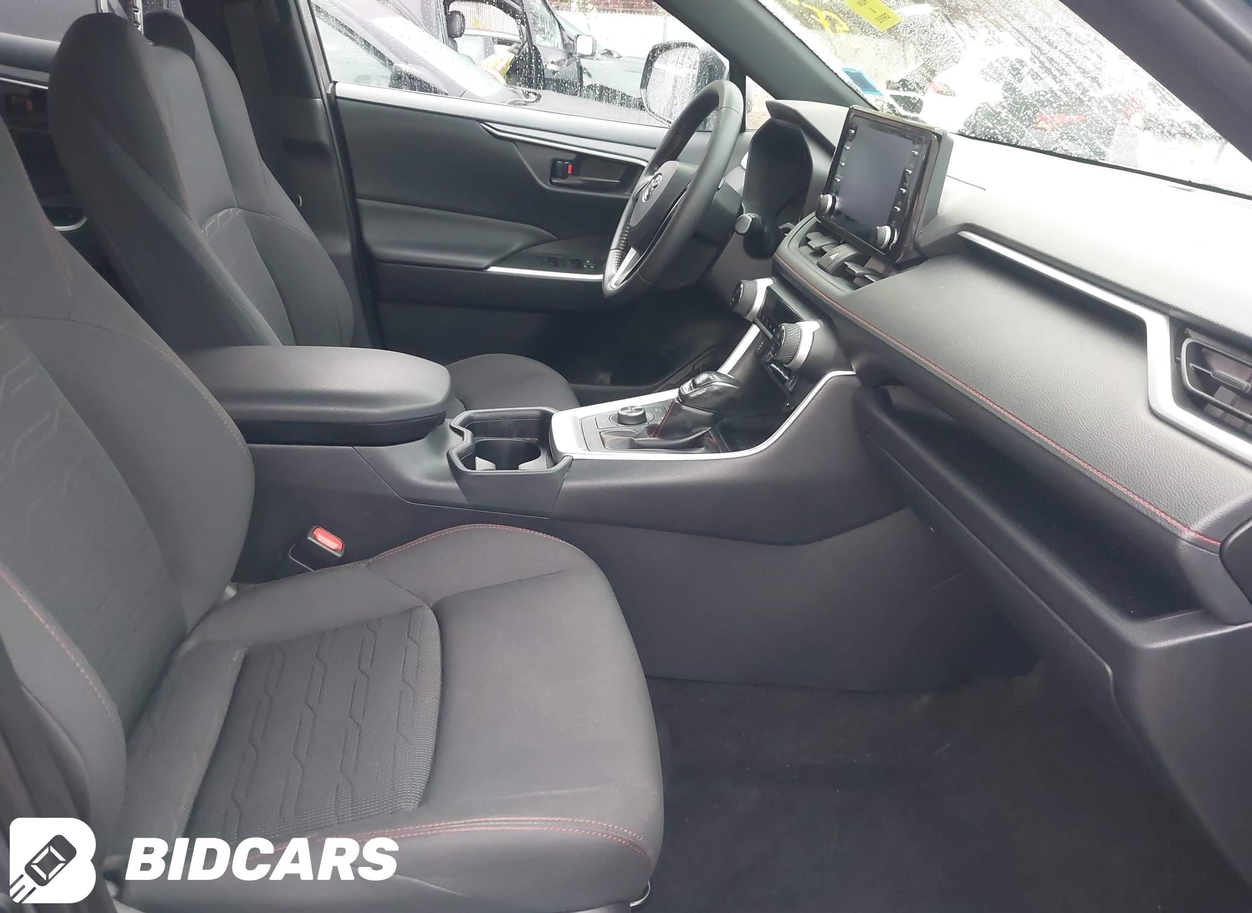 2021 Toyota RAV4, SE