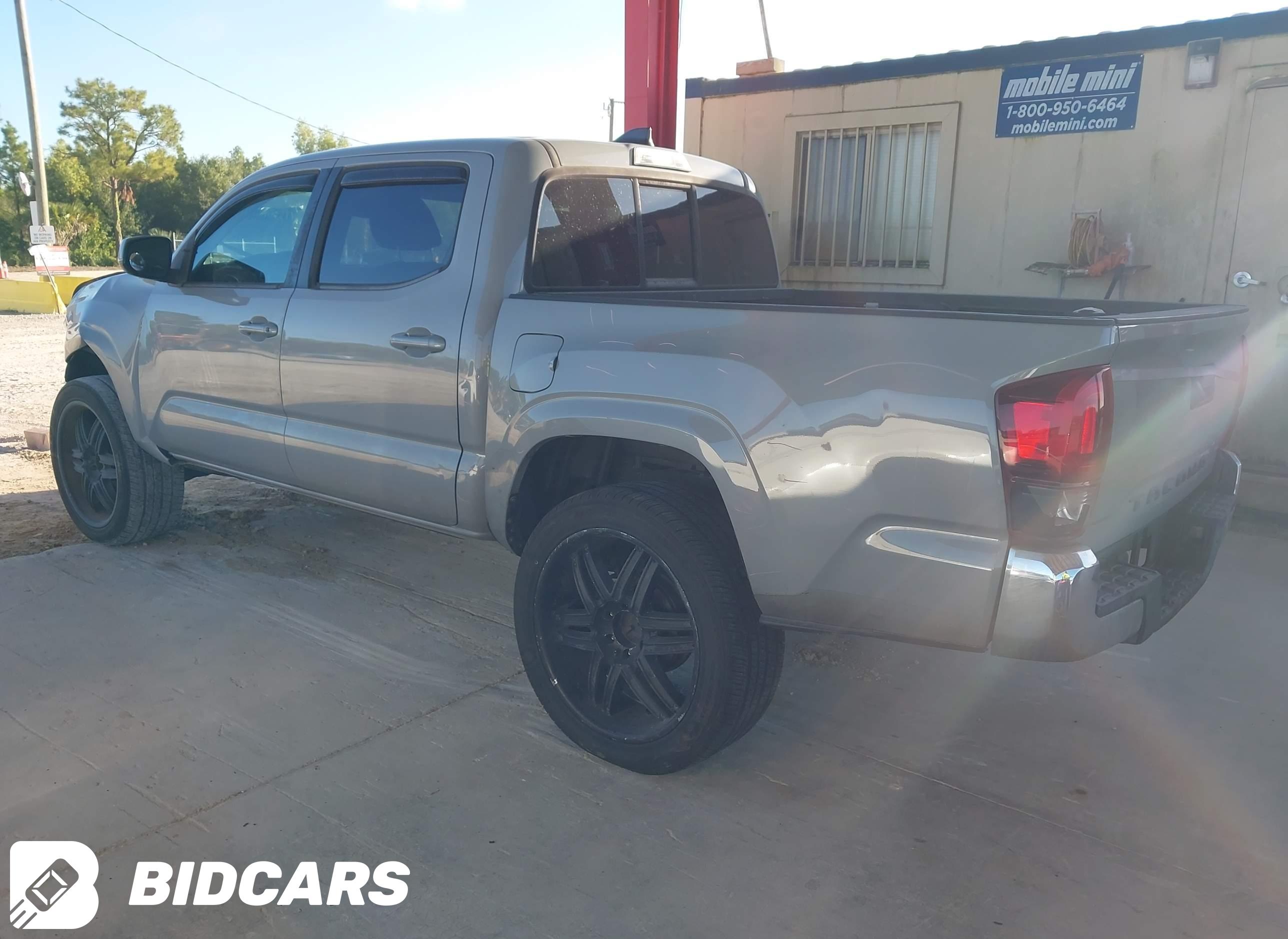 2020 Toyota Tacoma, SR5