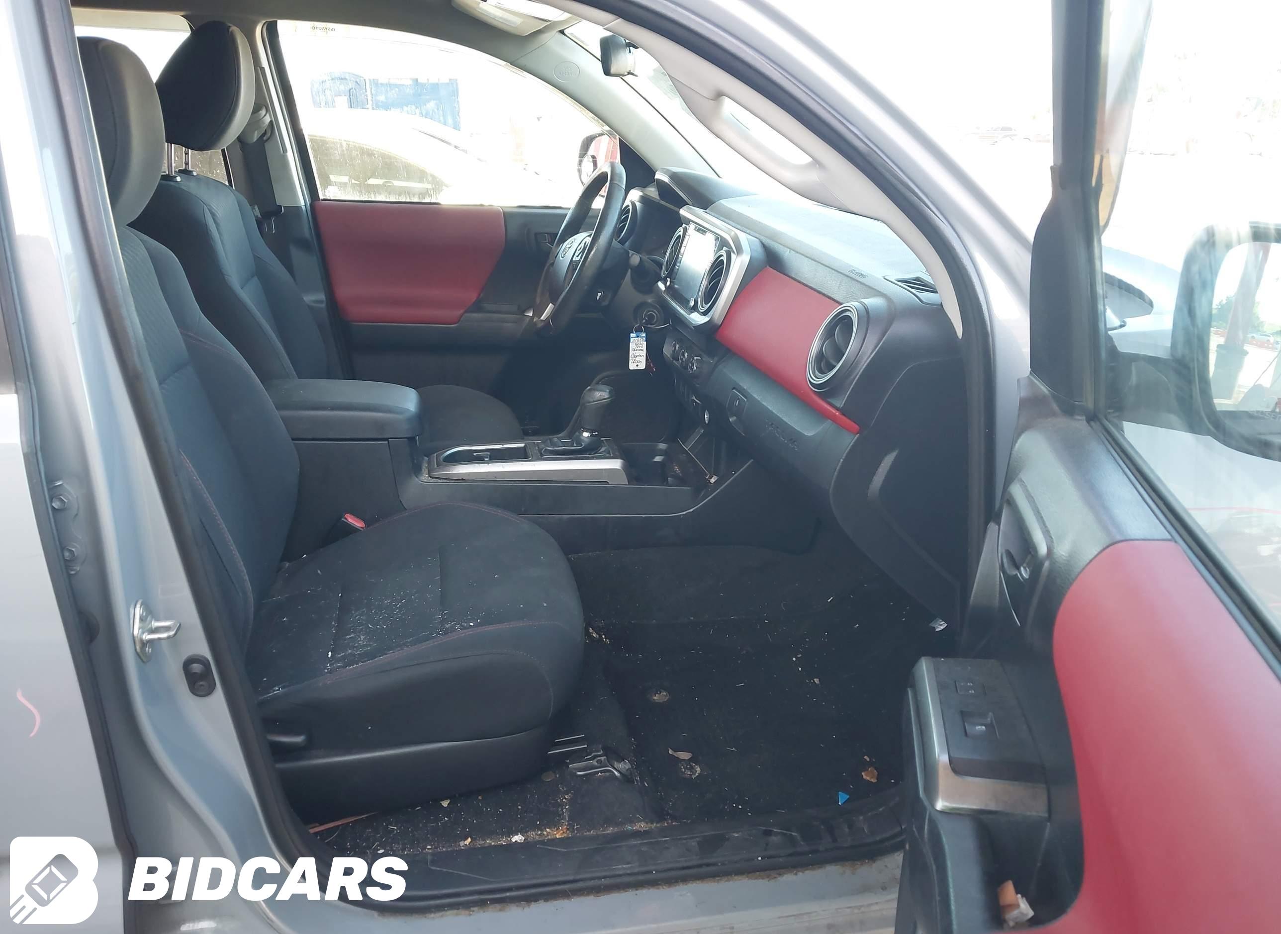 2020 Toyota Tacoma, SR5