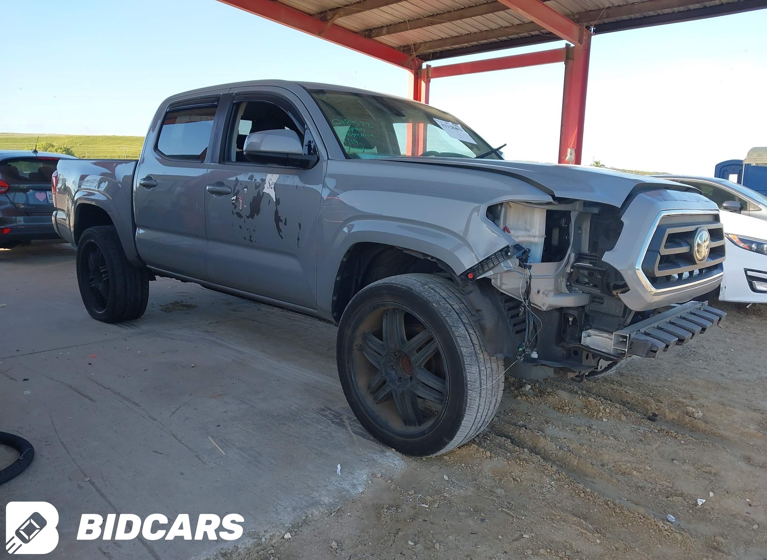 2020 Toyota Tacoma, SR5