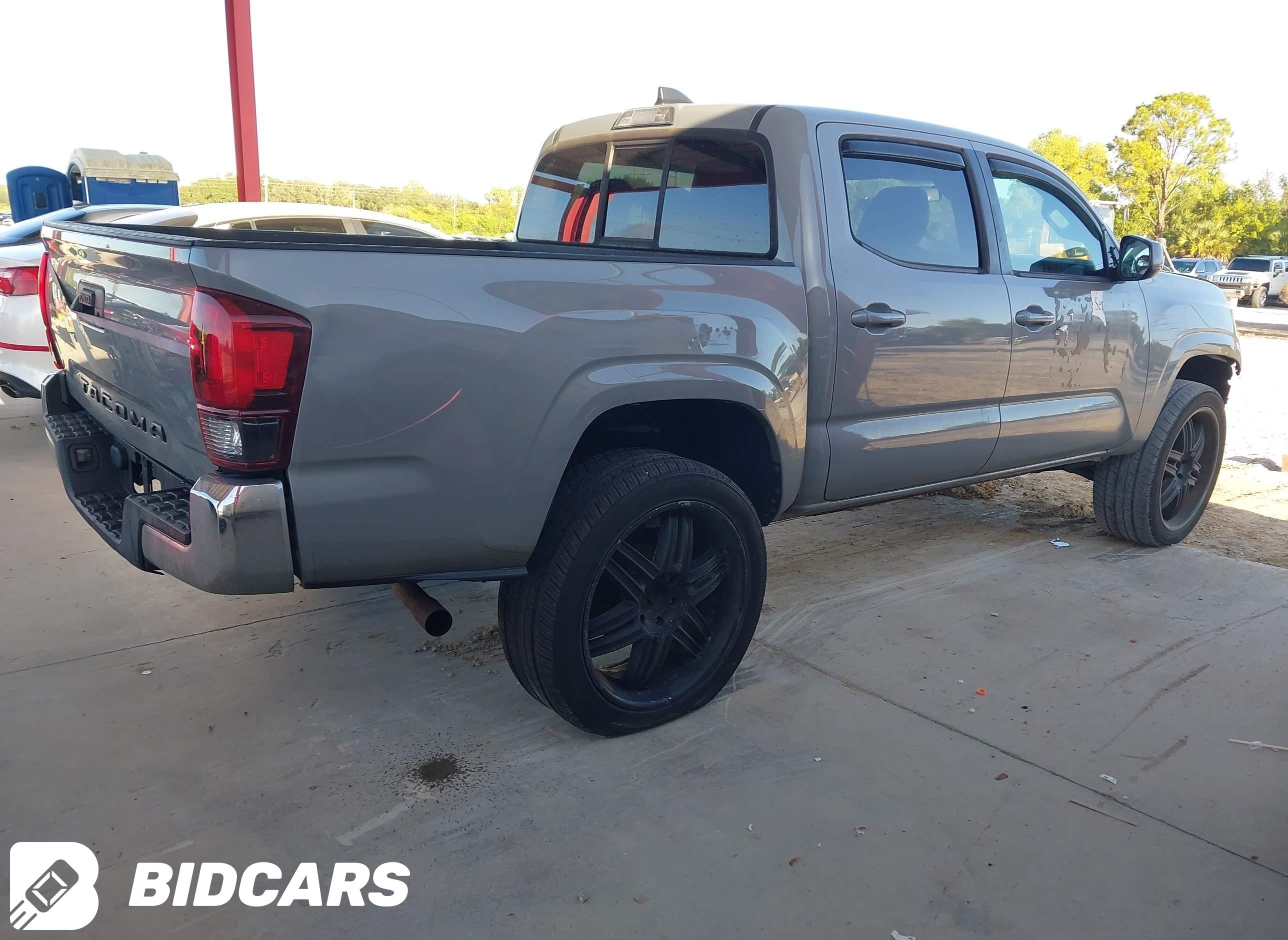 2020 Toyota Tacoma, SR5