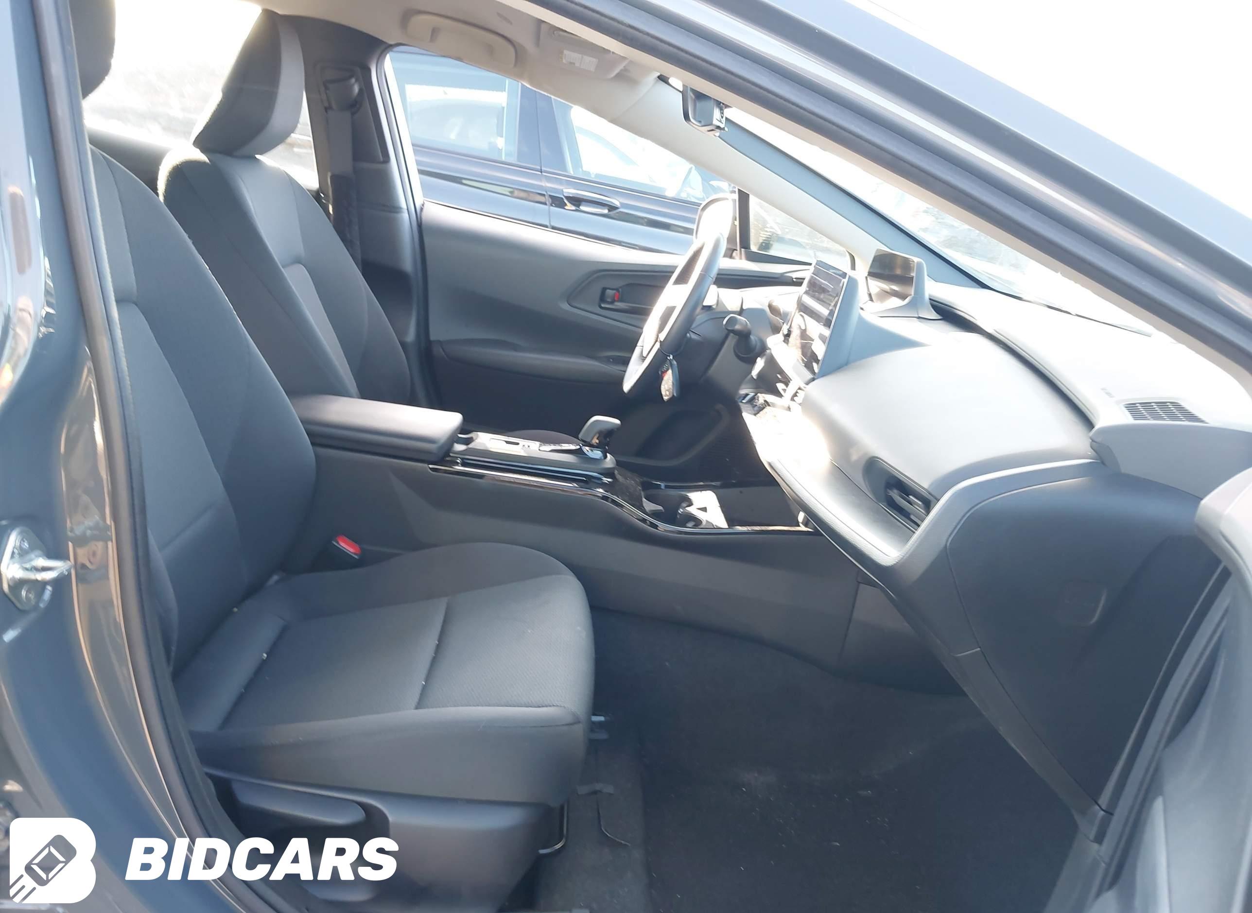 2023 Toyota Prius, LE