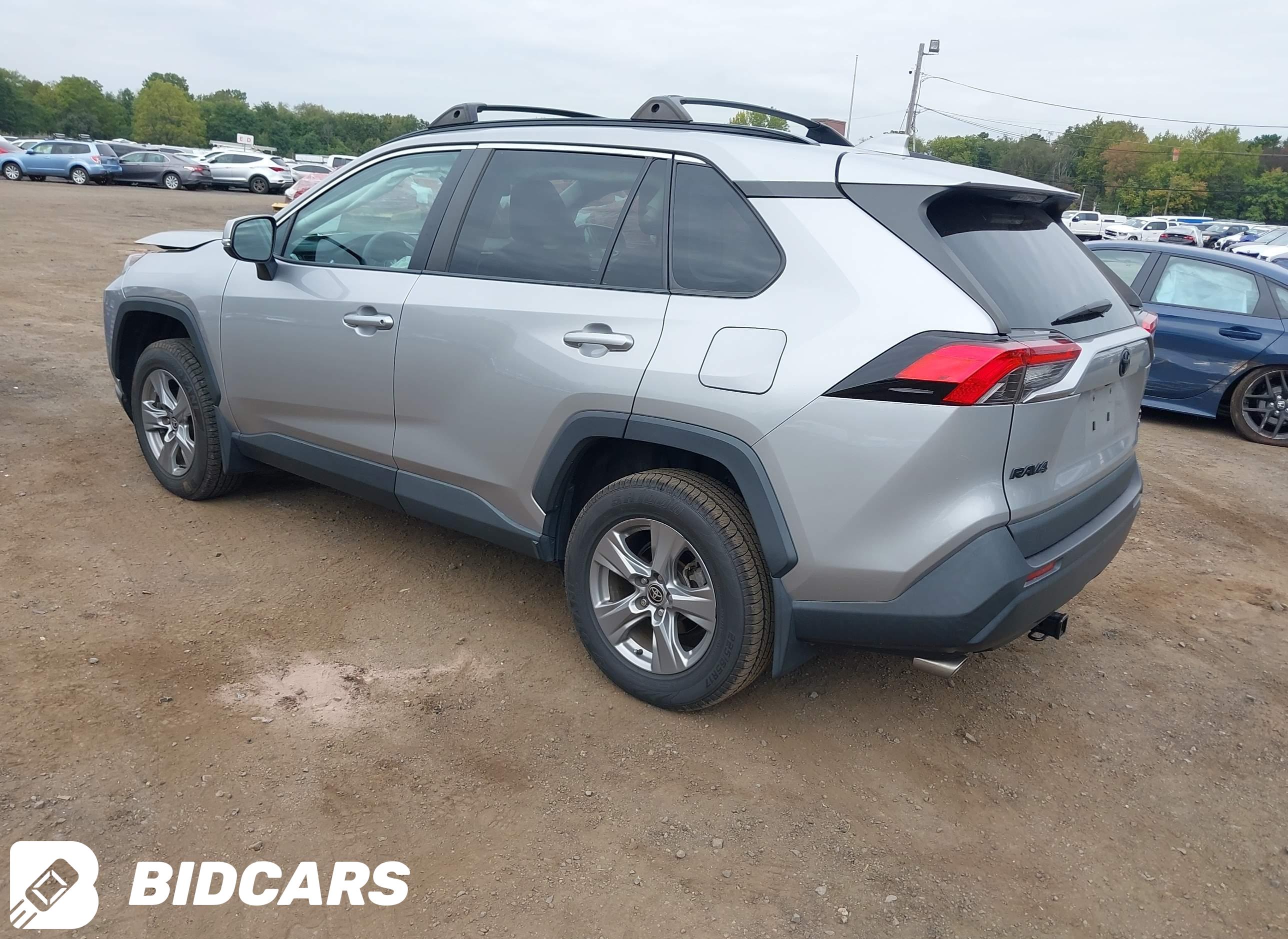 2022 Toyota RAV4, Xle