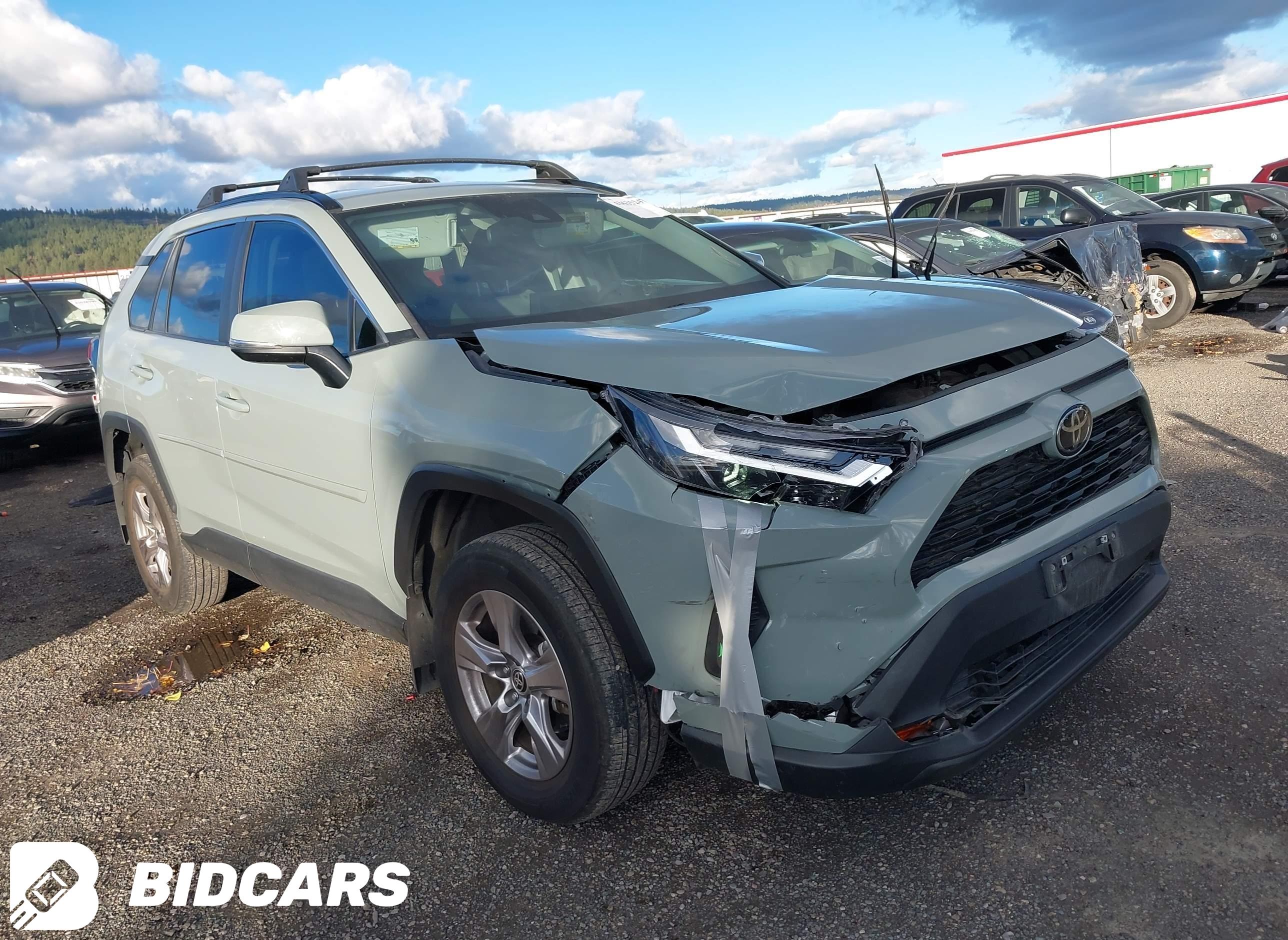 2022 Toyota RAV4, Xle