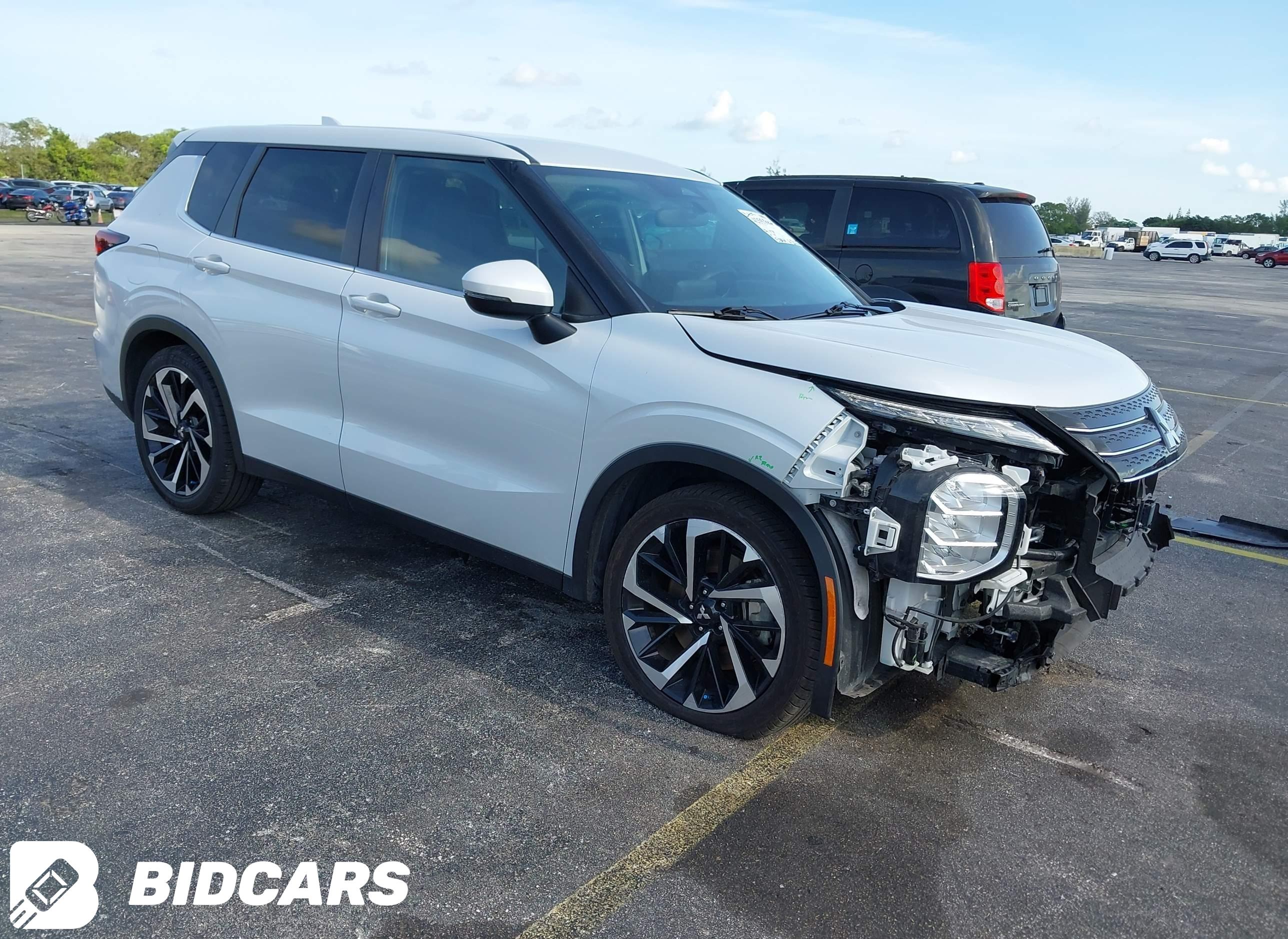 2022 Mitsubishi Outlander, Es...