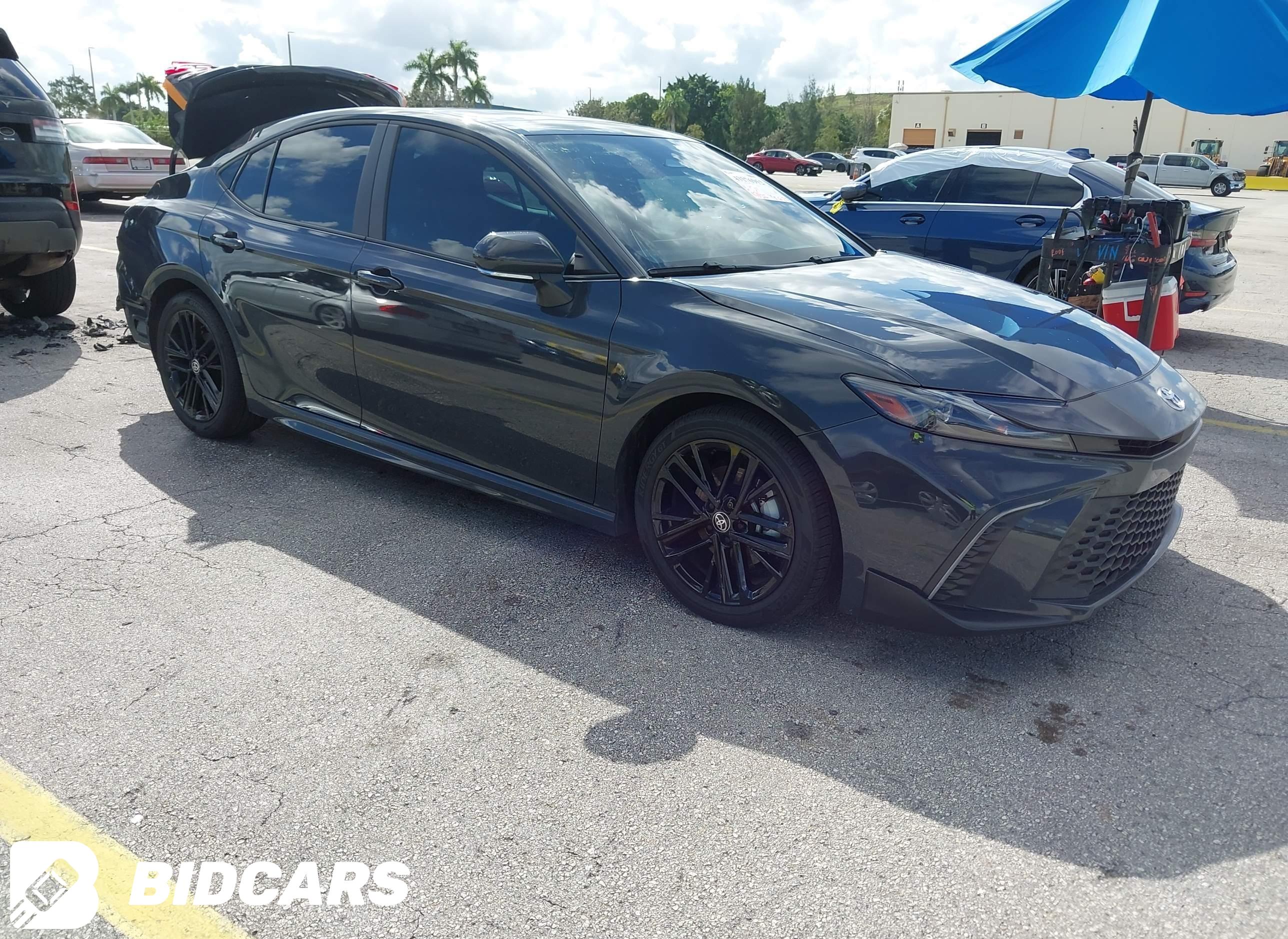 2025 Toyota Camry, SE