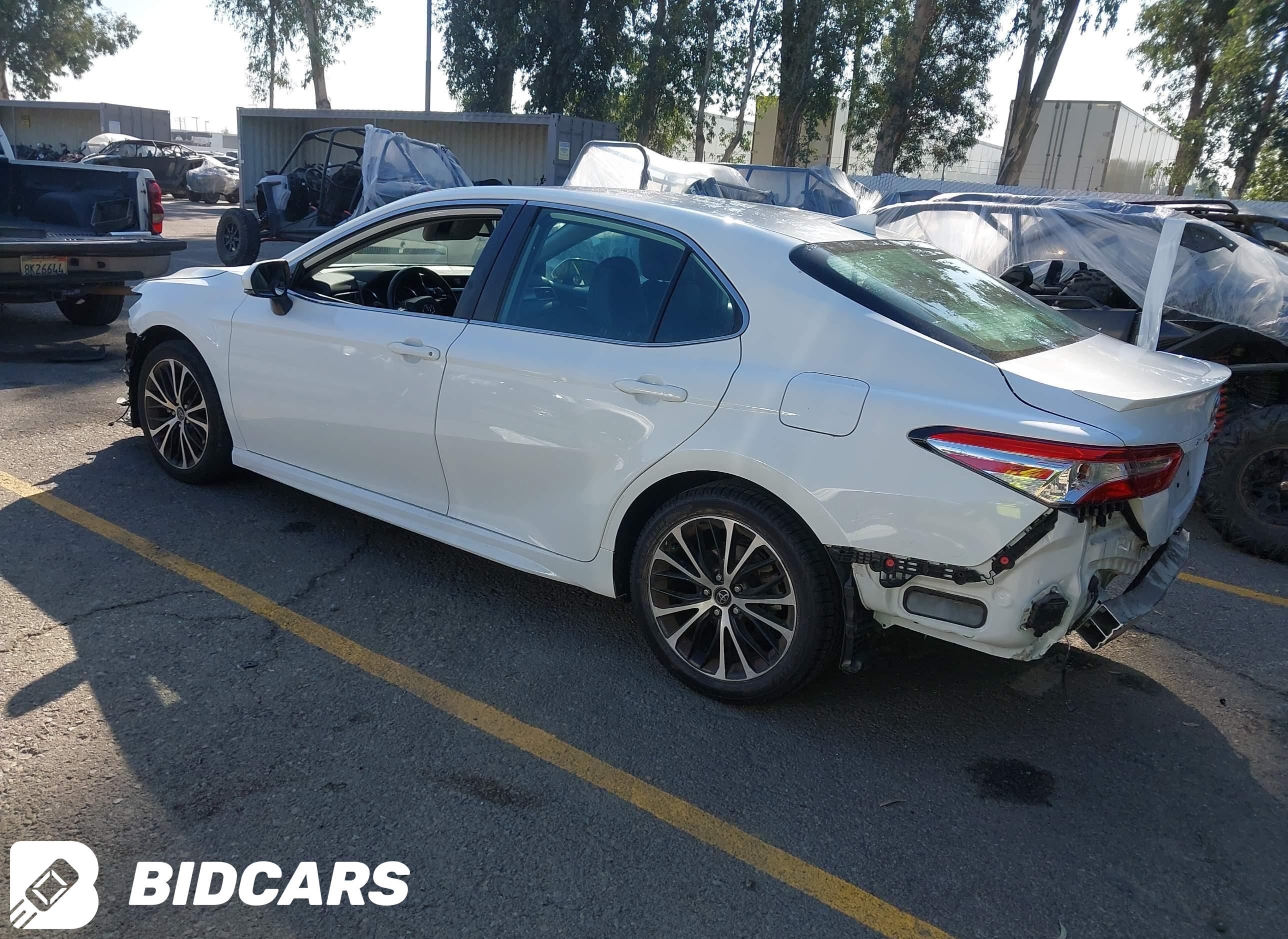 2020 Toyota Camry, SE