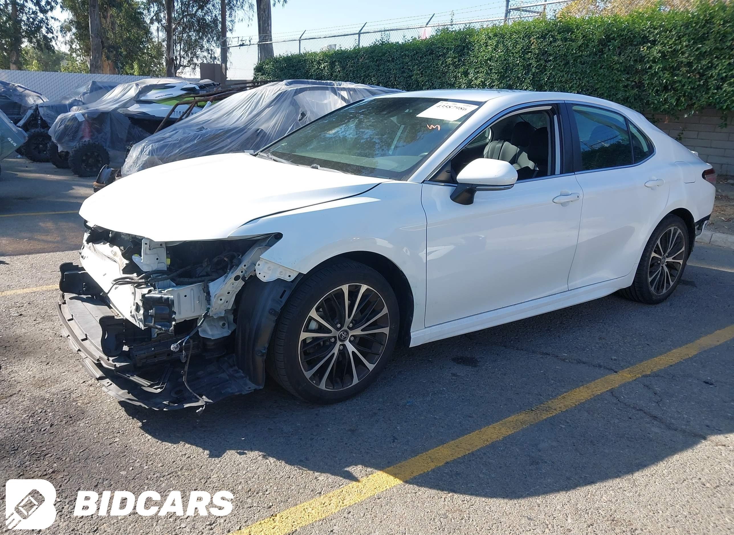 2020 Toyota Camry, SE