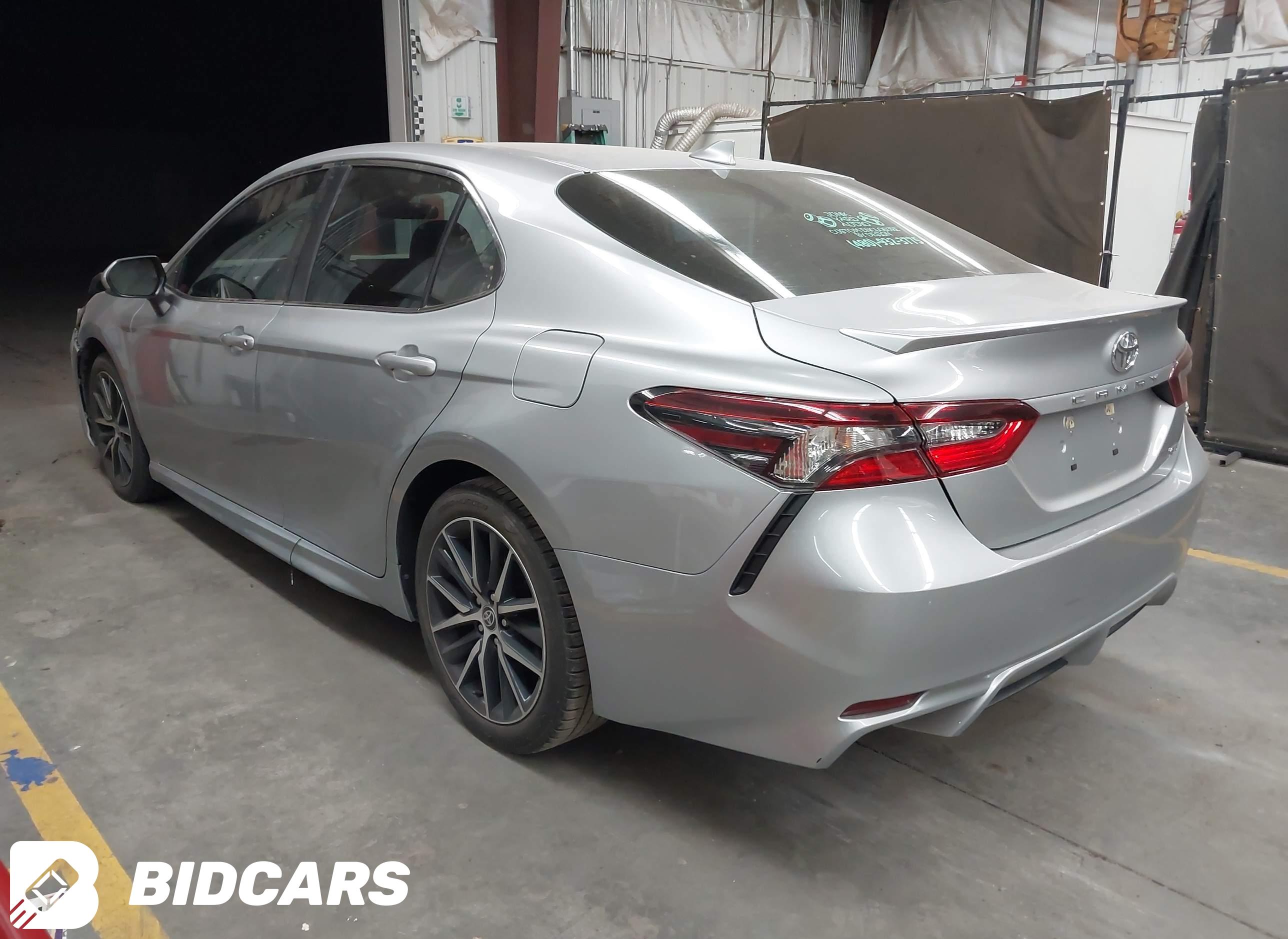 2021 Toyota Camry, SE