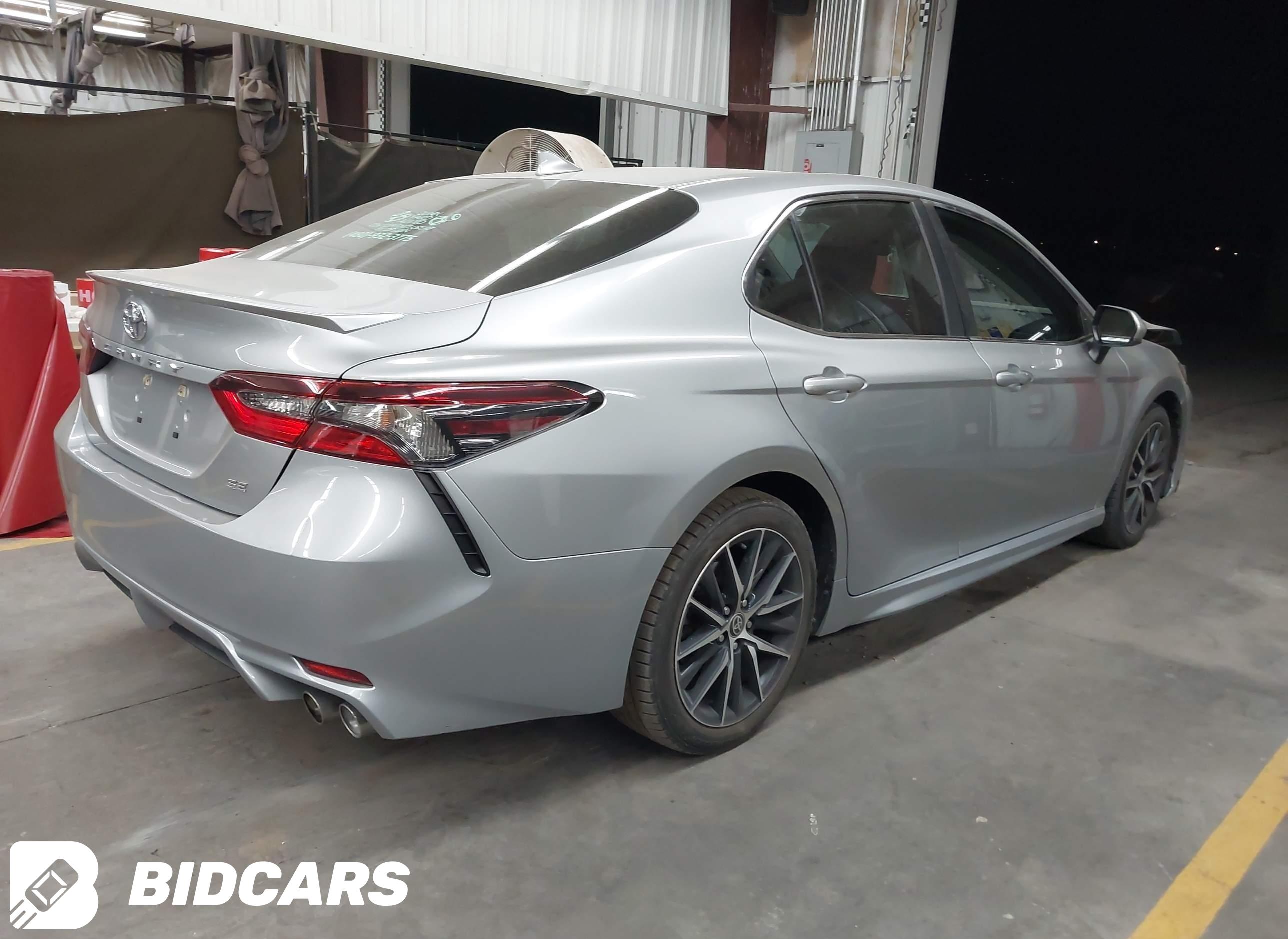 2021 Toyota Camry, SE