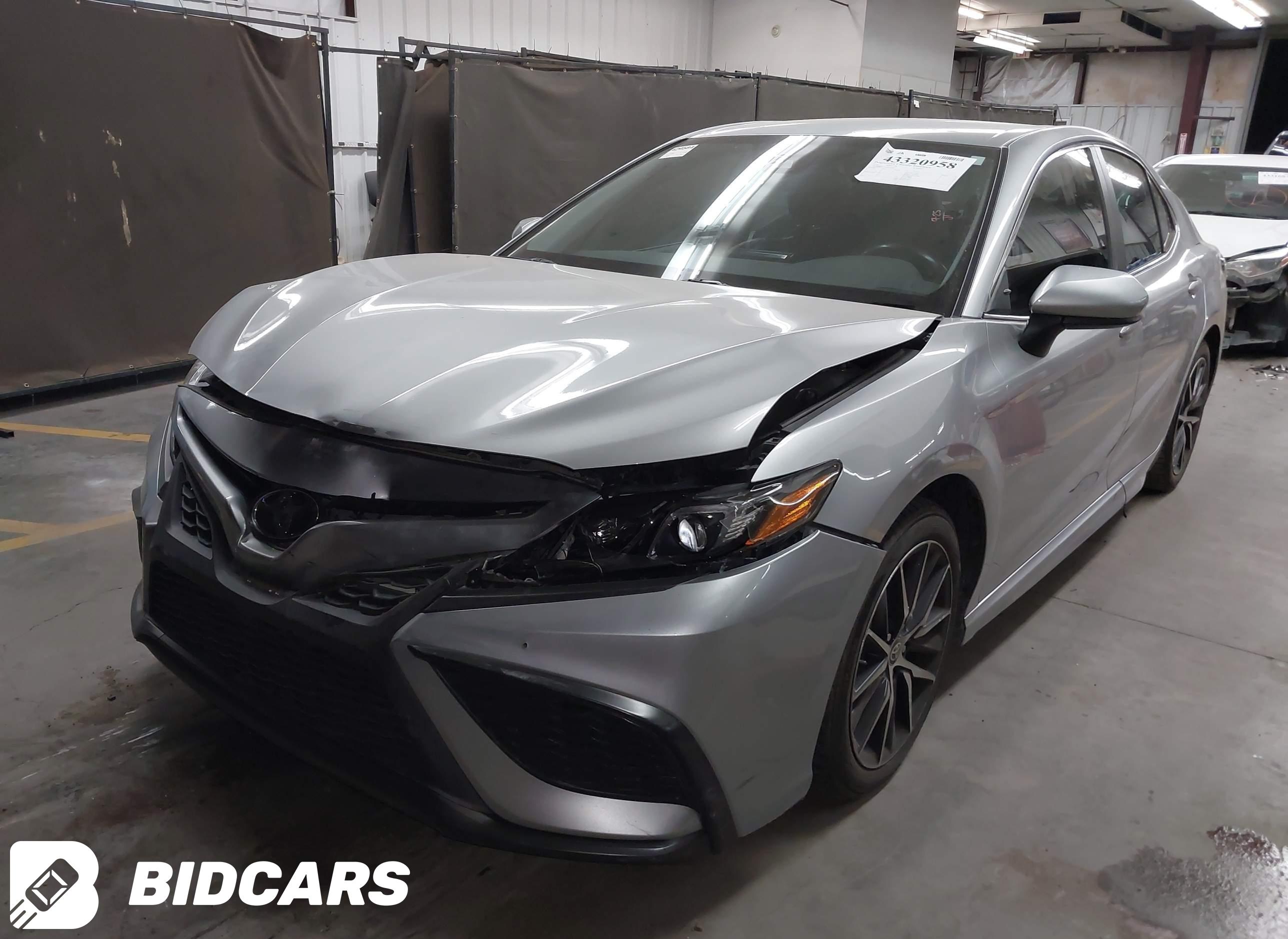 2021 Toyota Camry, SE
